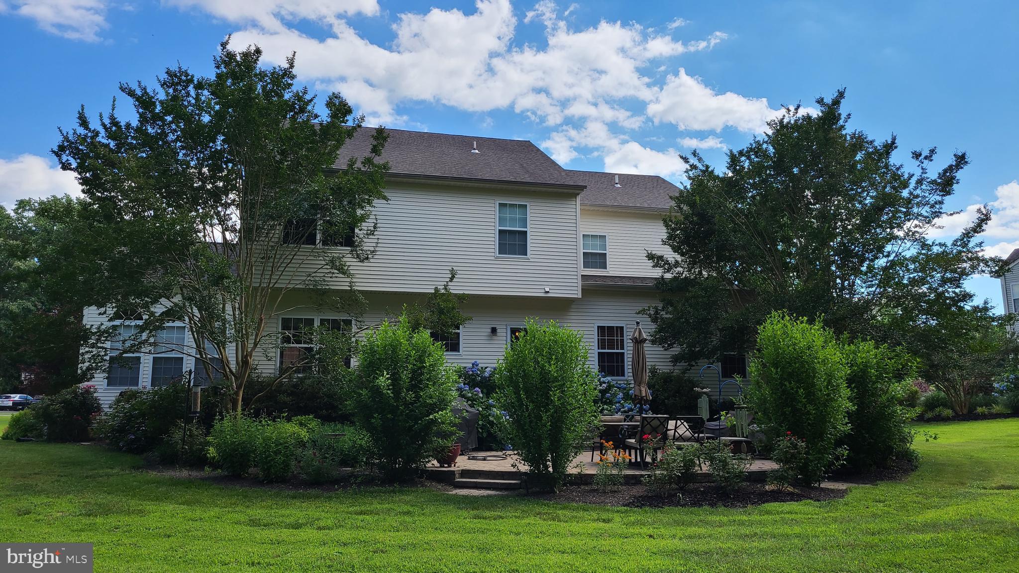 ISLAND CREEK WOODS - Residential