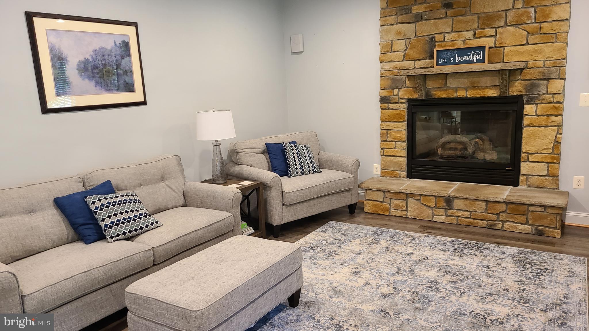 ISLAND CREEK WOODS - Residential