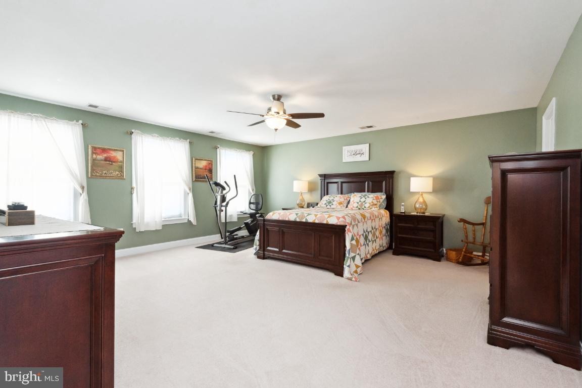 ISLAND CREEK WOODS - Residential