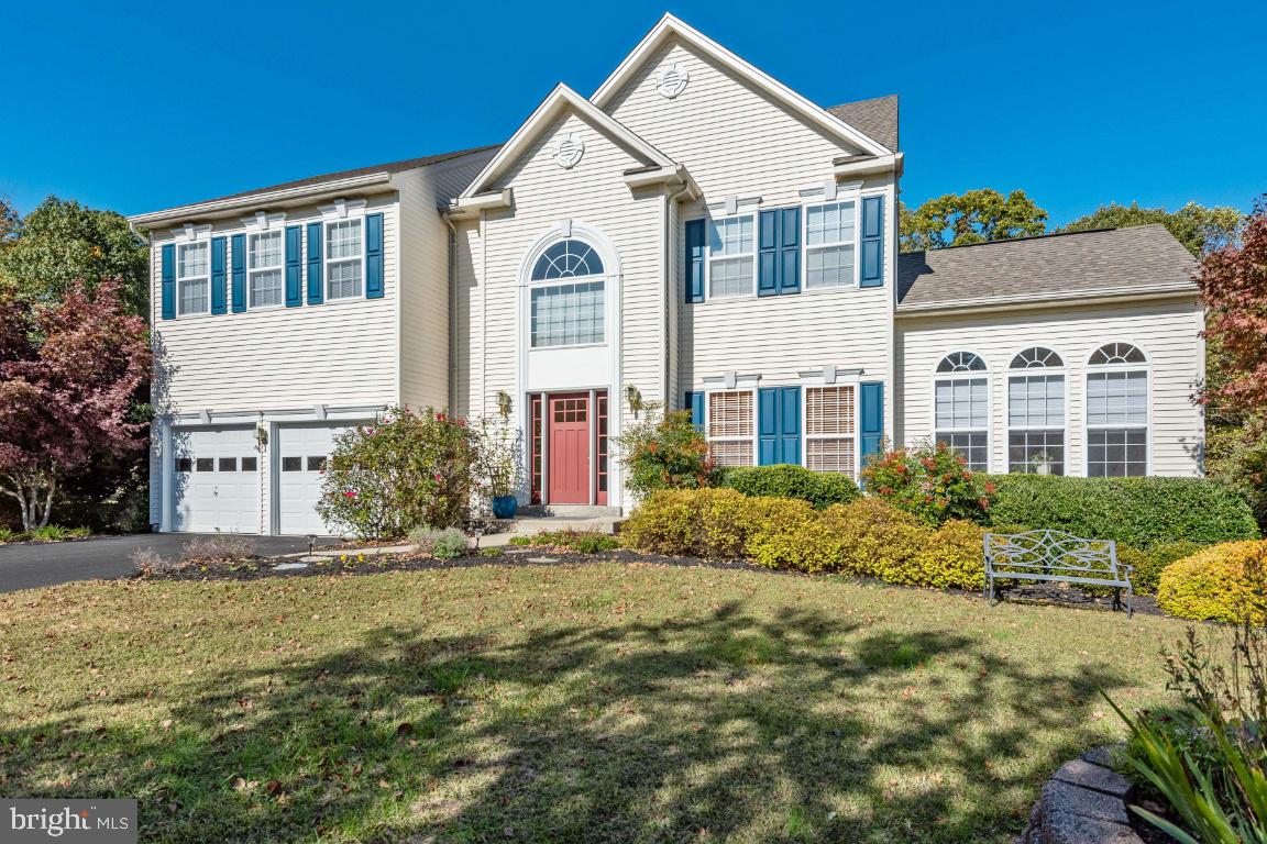 ISLAND CREEK WOODS - Residential