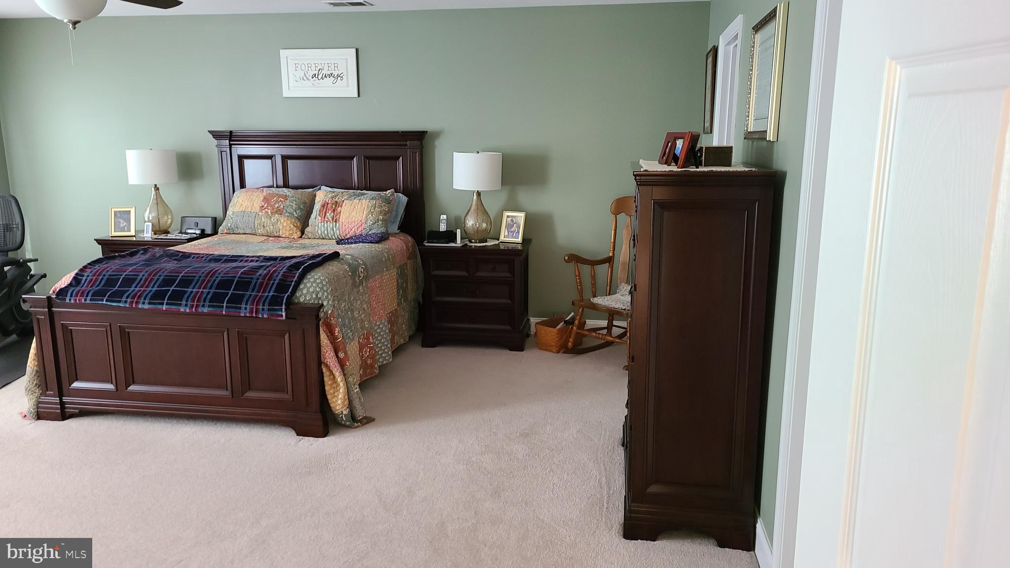 ISLAND CREEK WOODS - Residential