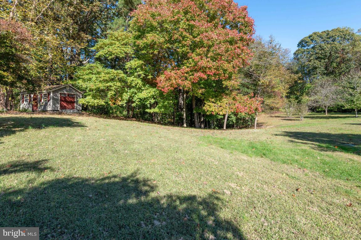 ISLAND CREEK WOODS - Residential