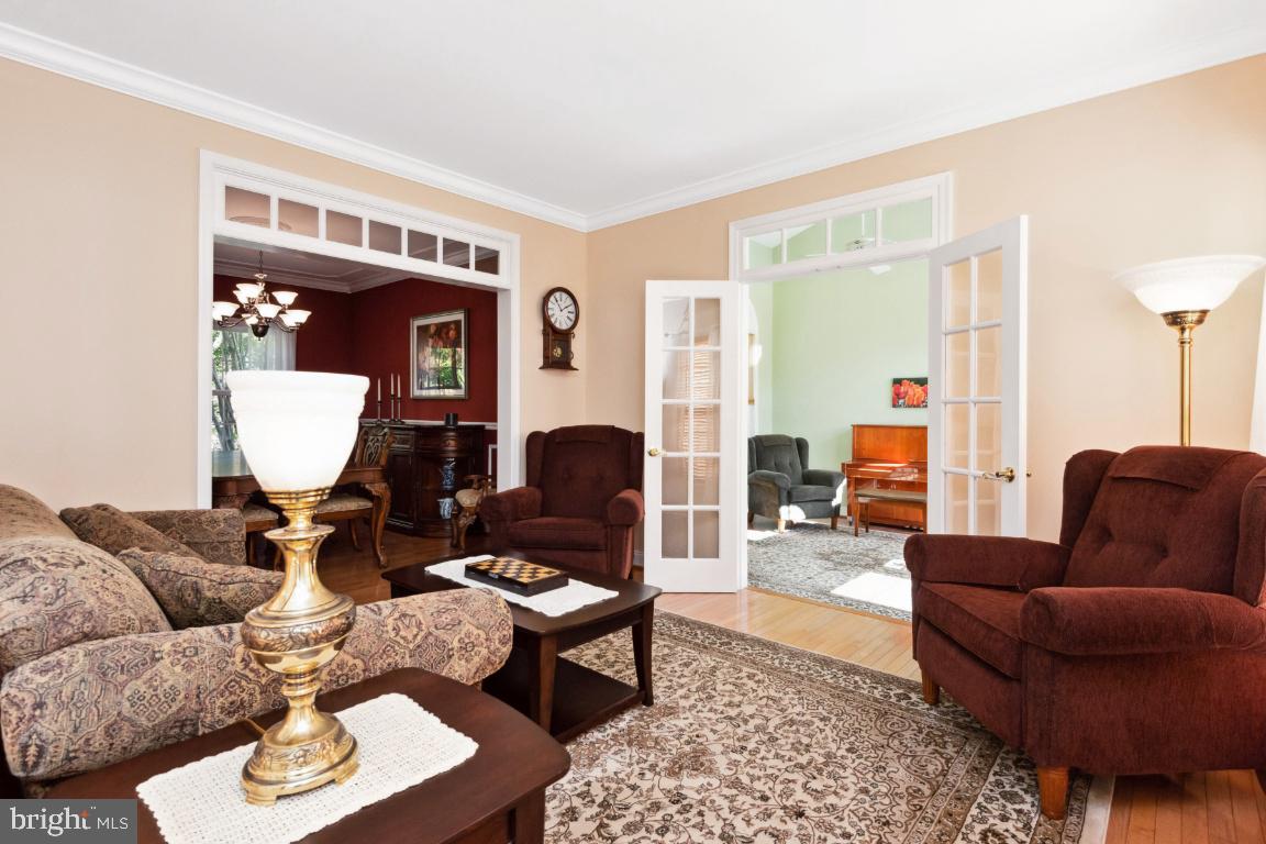 ISLAND CREEK WOODS - Residential