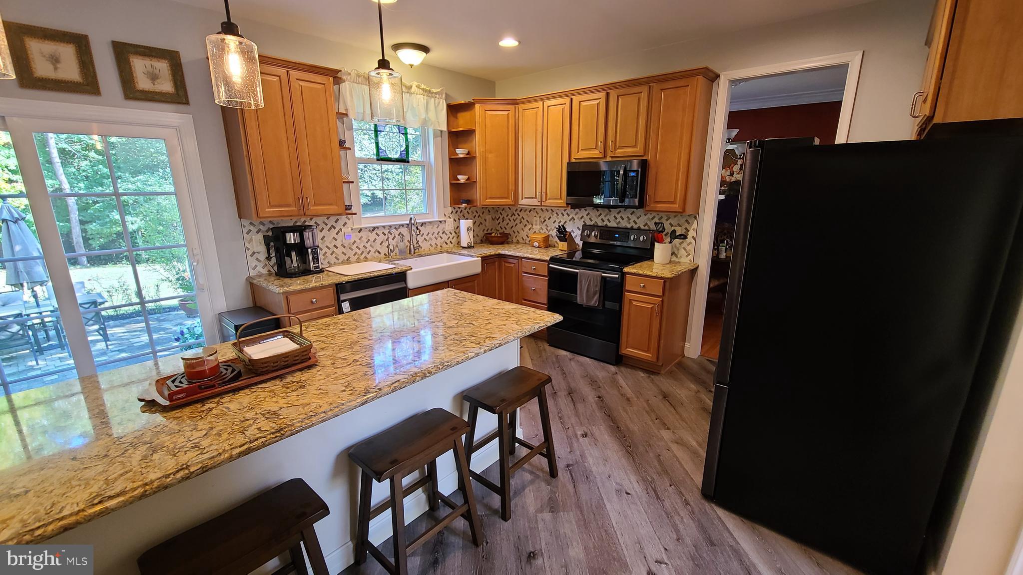 ISLAND CREEK WOODS - Residential