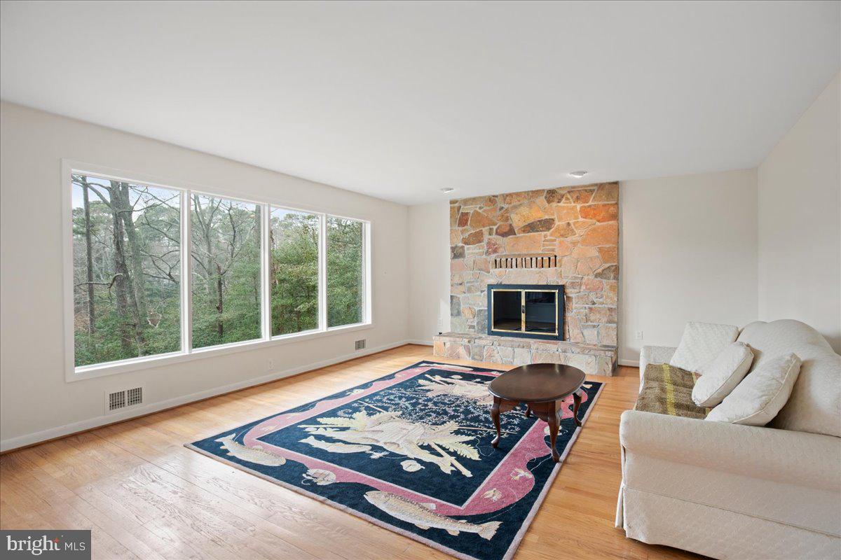 DRUM POINT - Residential