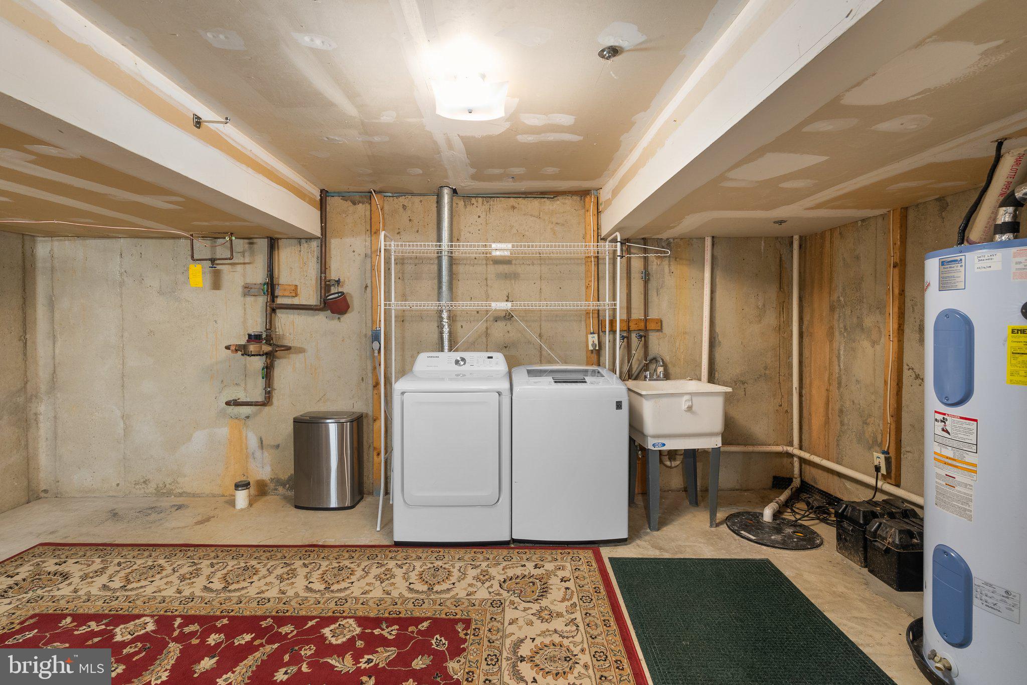 BROOKEVILLE KNOLLS - Residential