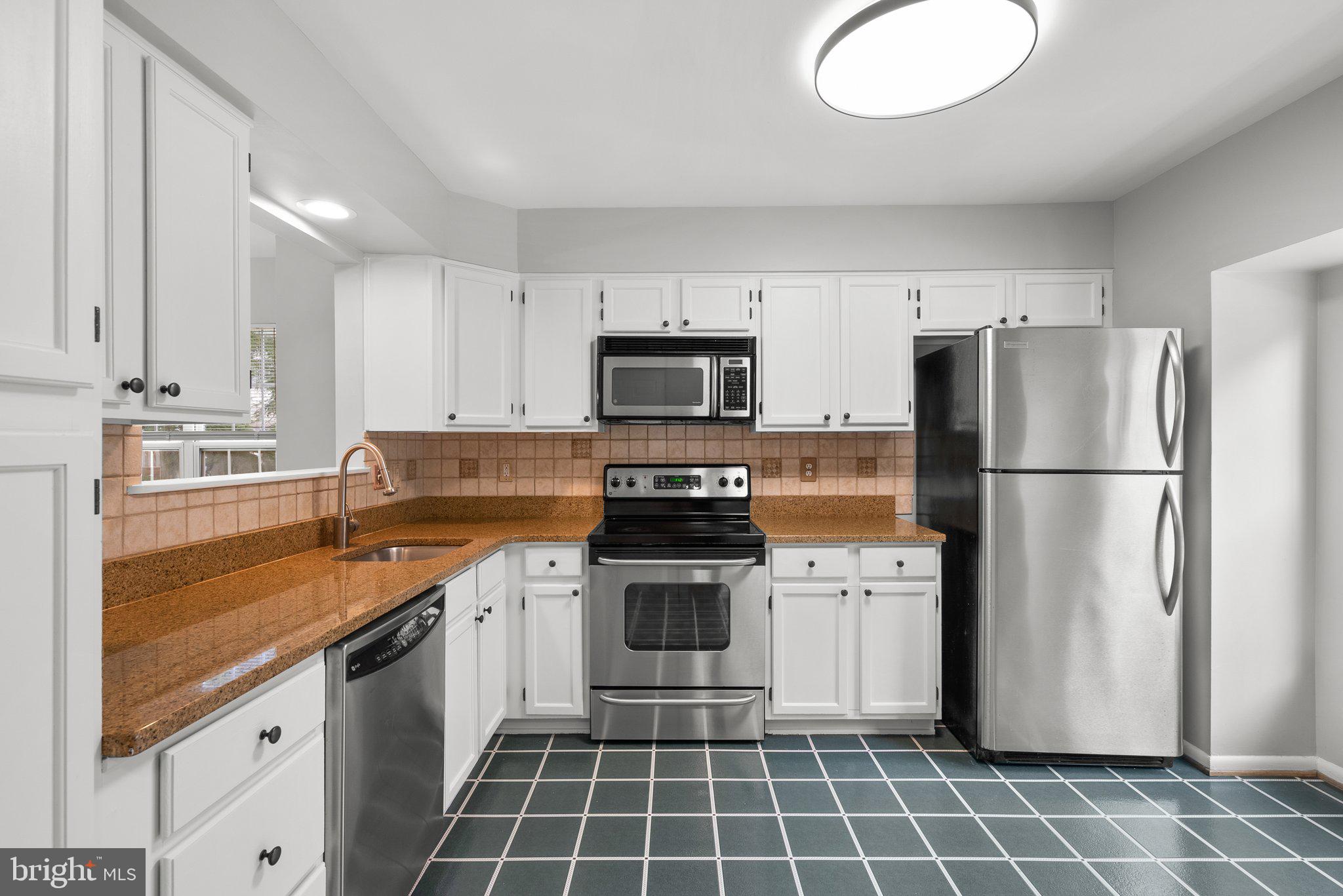 BROOKEVILLE KNOLLS - Residential