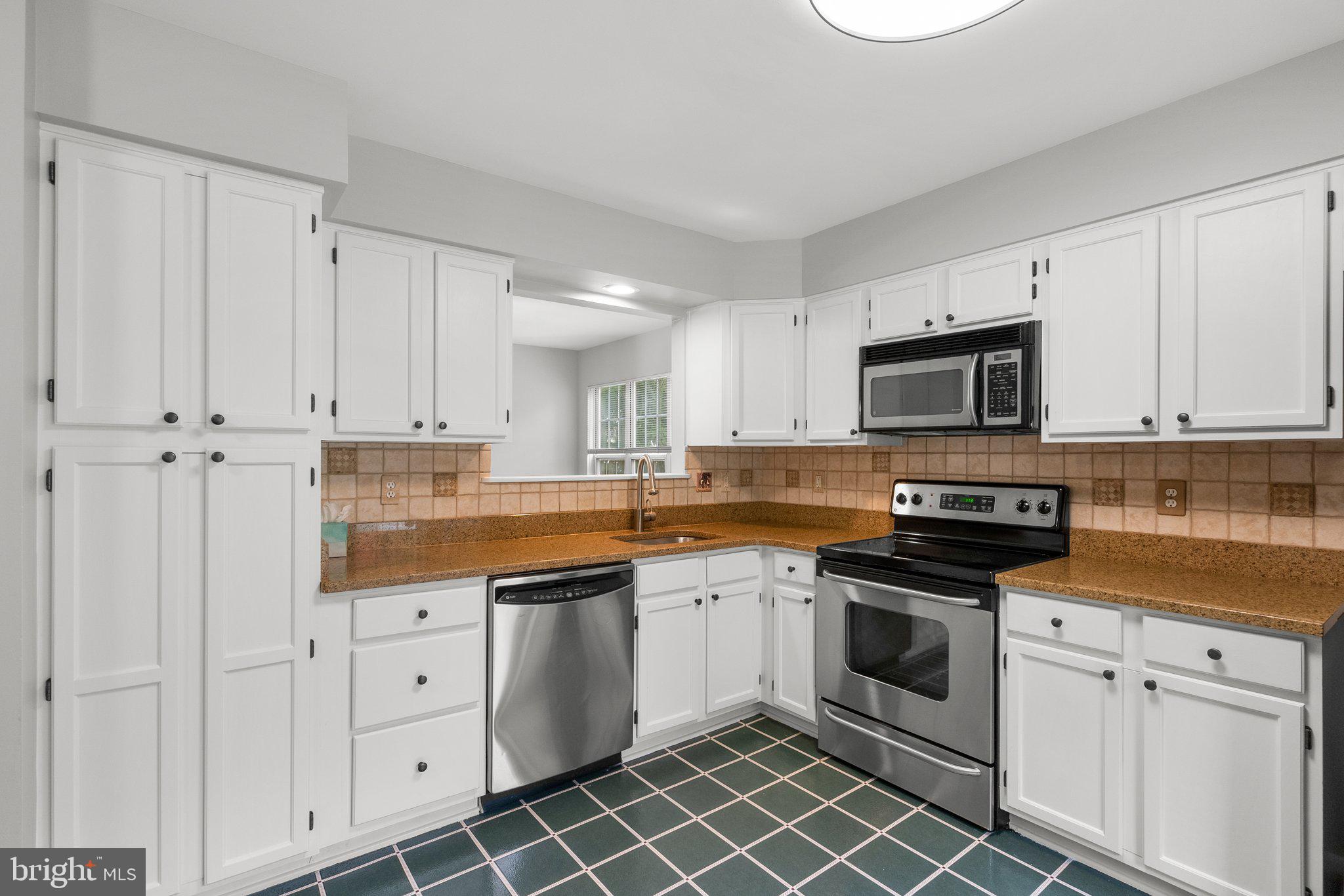 BROOKEVILLE KNOLLS - Residential