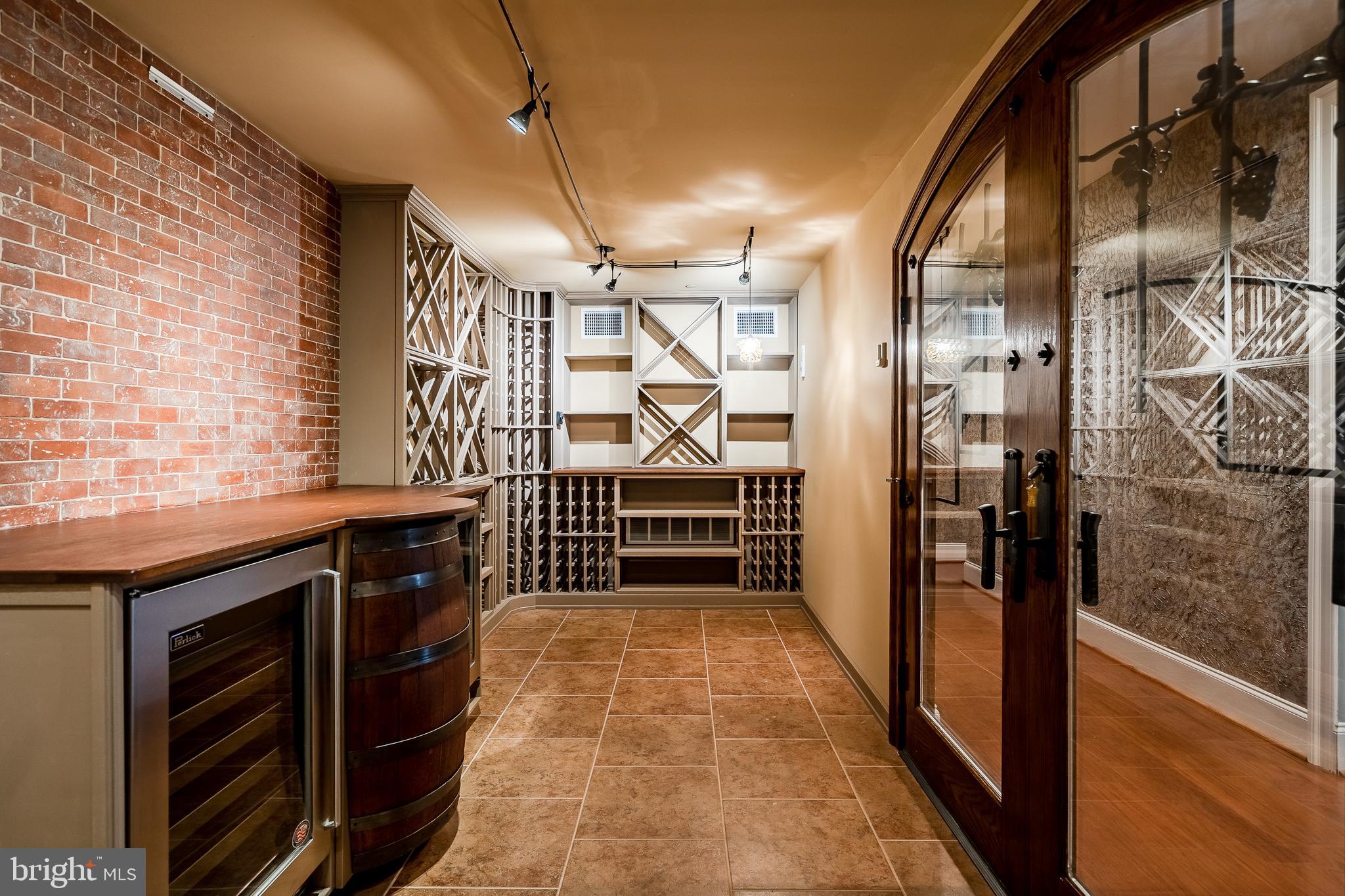 BRICK HOUSE FARM - Residential