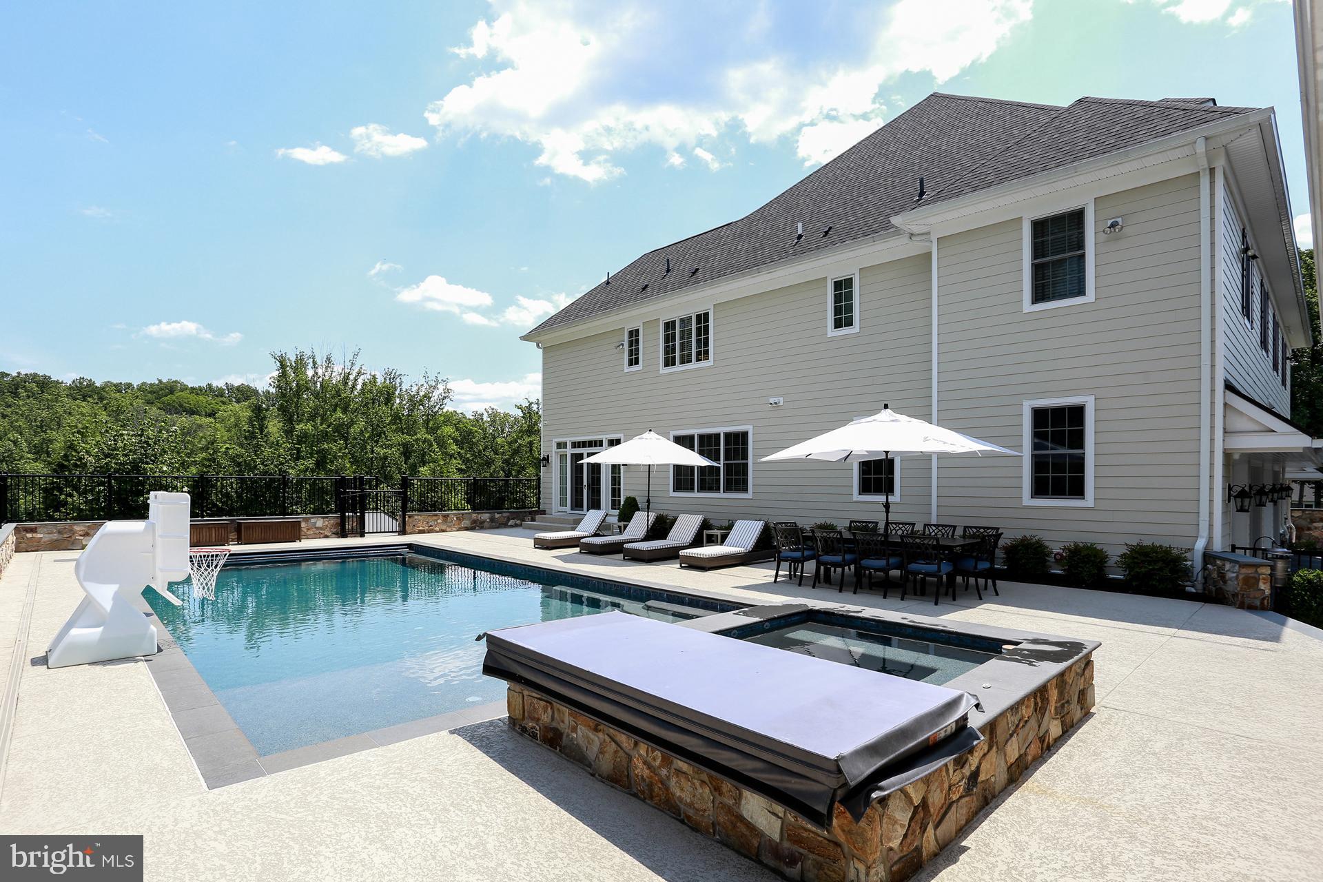 BRICK HOUSE FARM - Residential