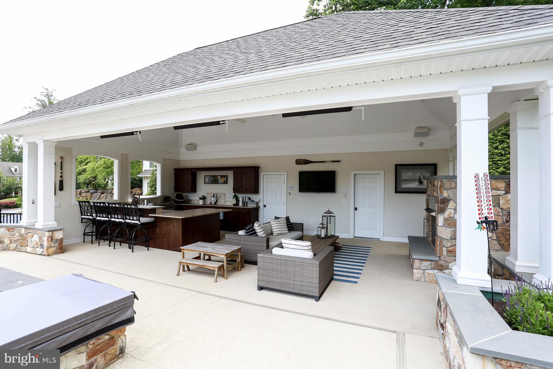 BRICK HOUSE FARM - Residential