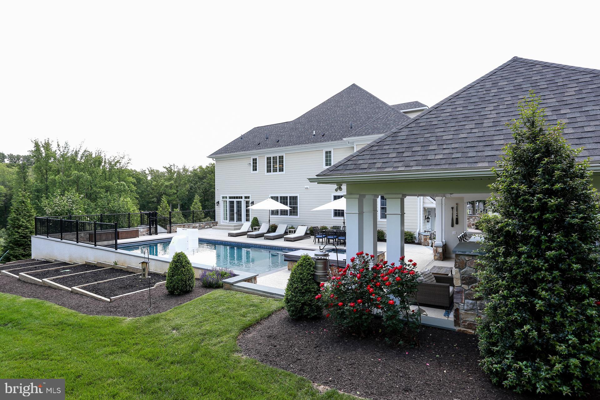 BRICK HOUSE FARM - Residential