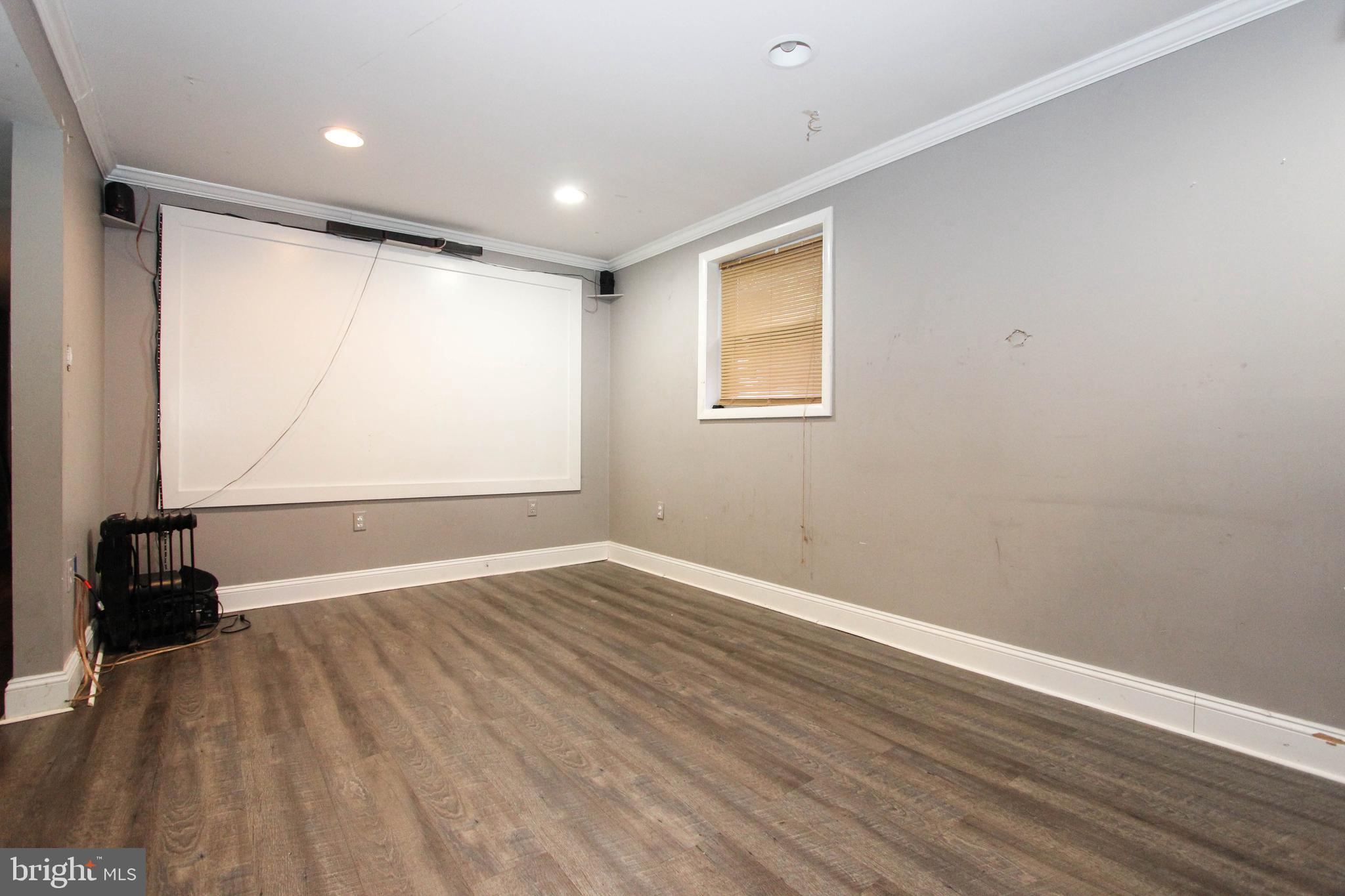 OAKRIDGE / COUNTRY RIDGE - Residential