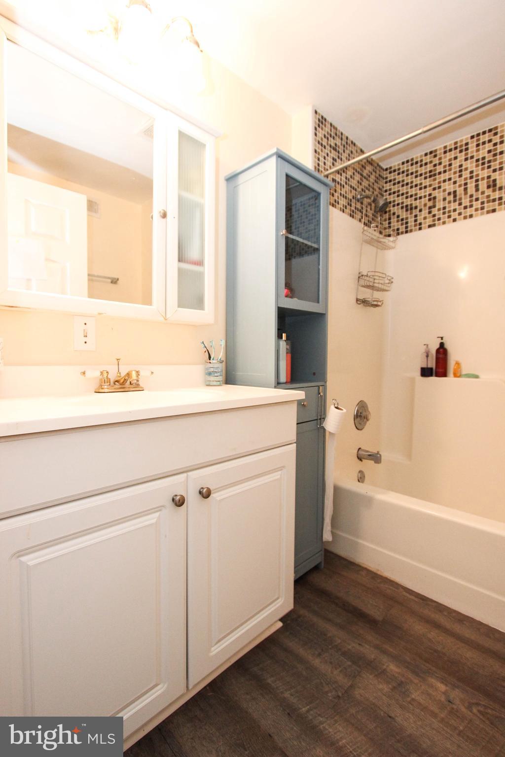 OAKRIDGE / COUNTRY RIDGE - Residential