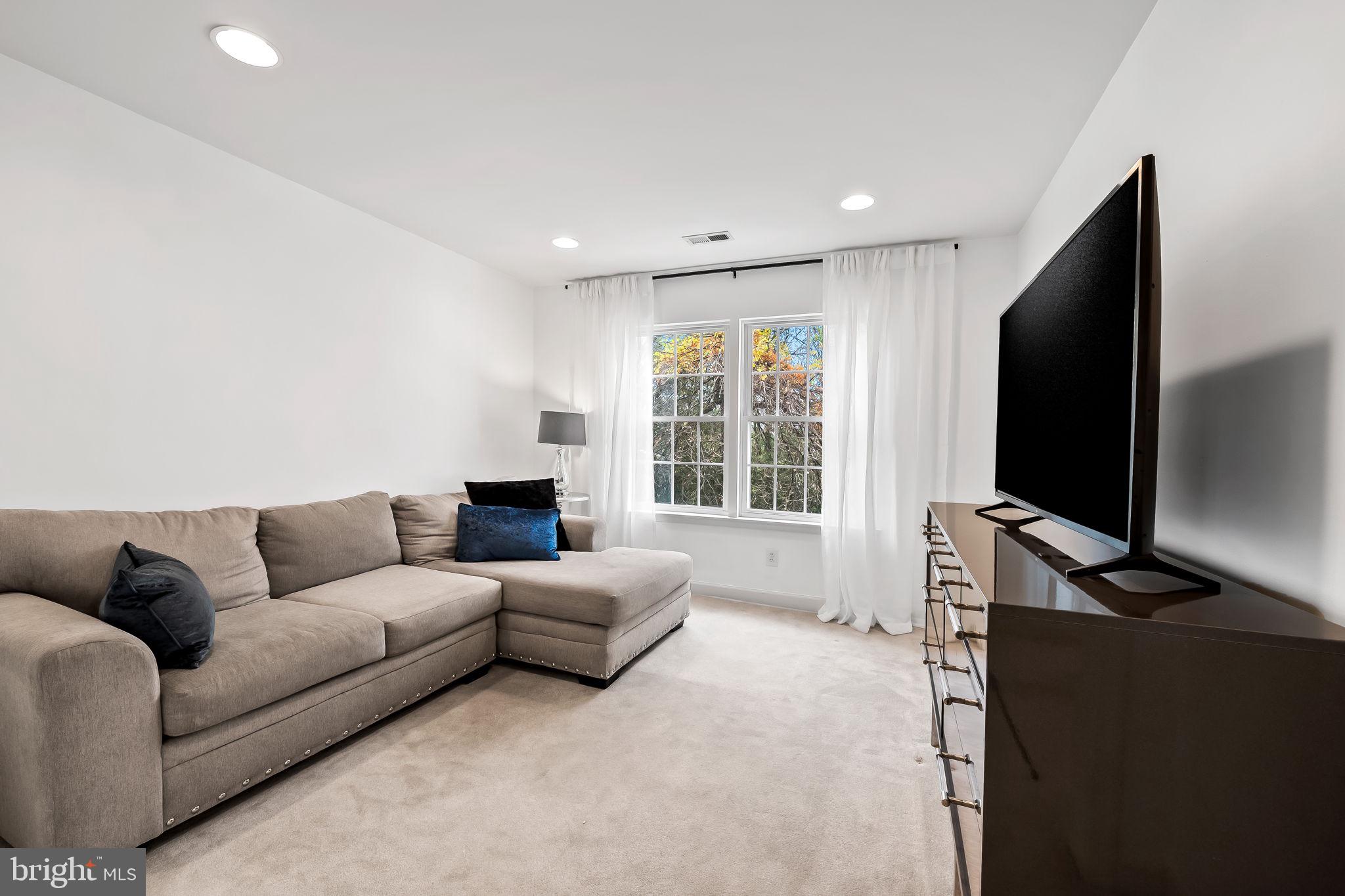 SHIPLEYS RETREAT - Residential