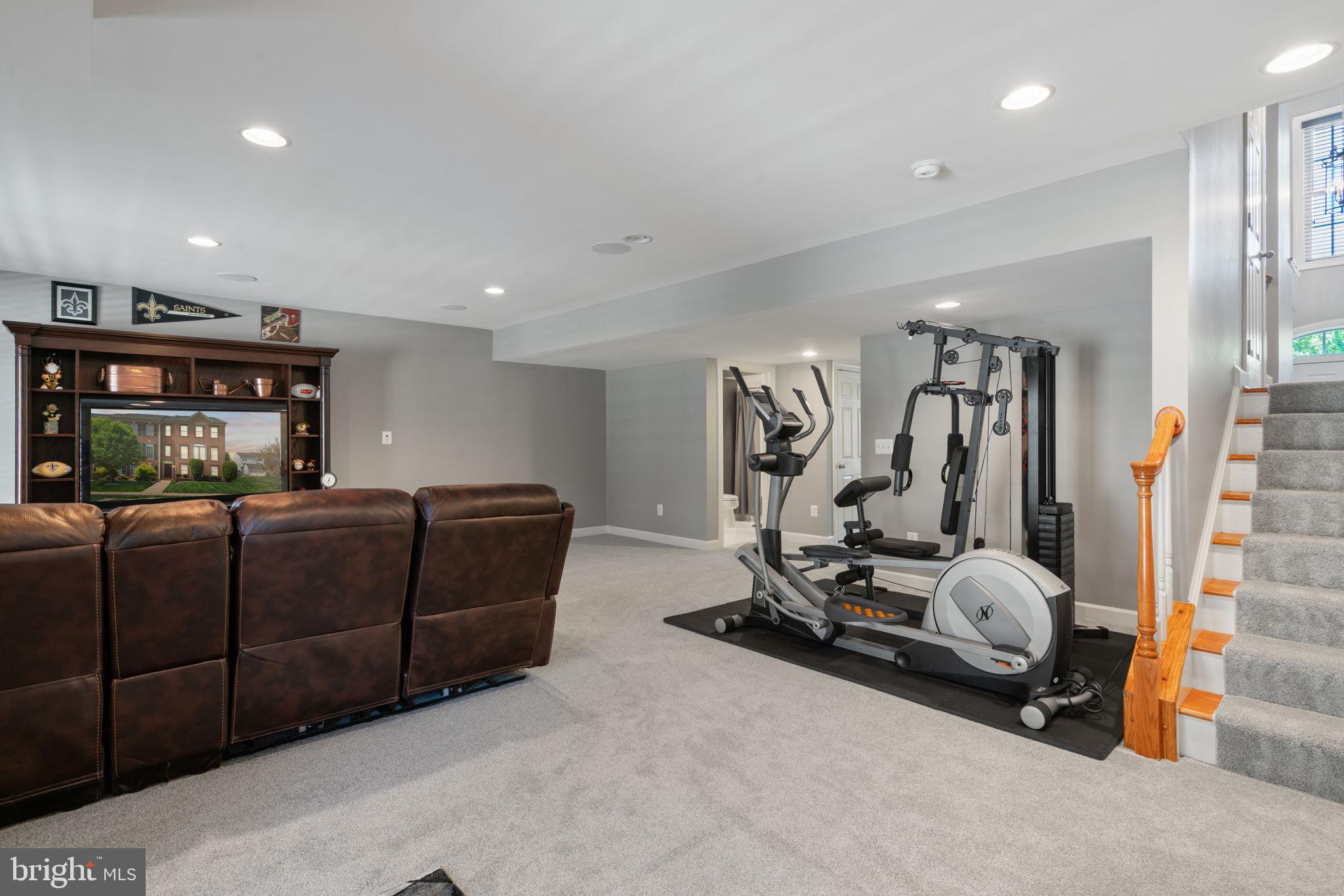 PORT POTOMAC - Residential