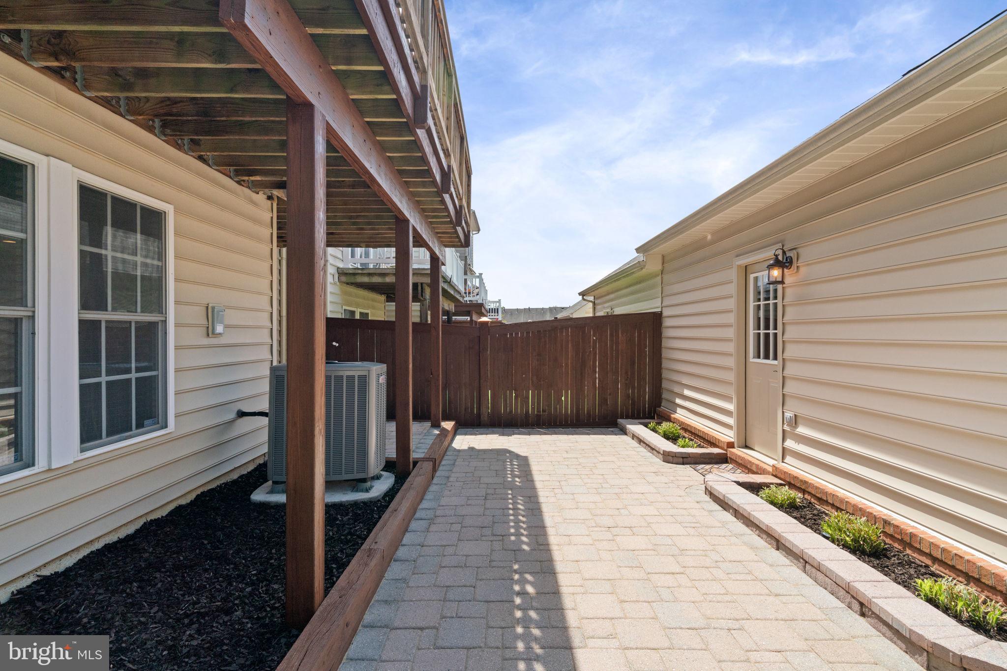 PORT POTOMAC - Residential