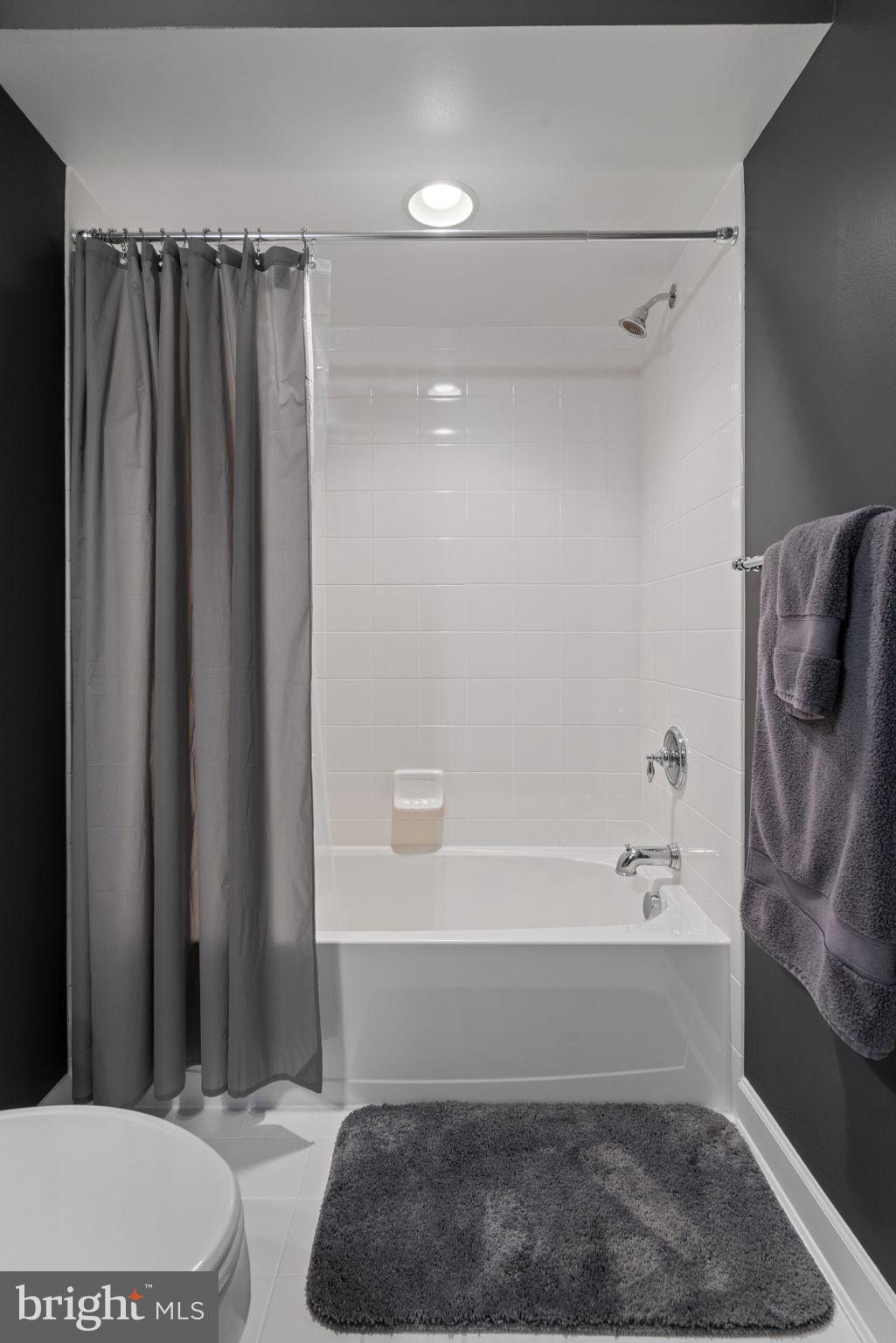 PORT POTOMAC - Residential