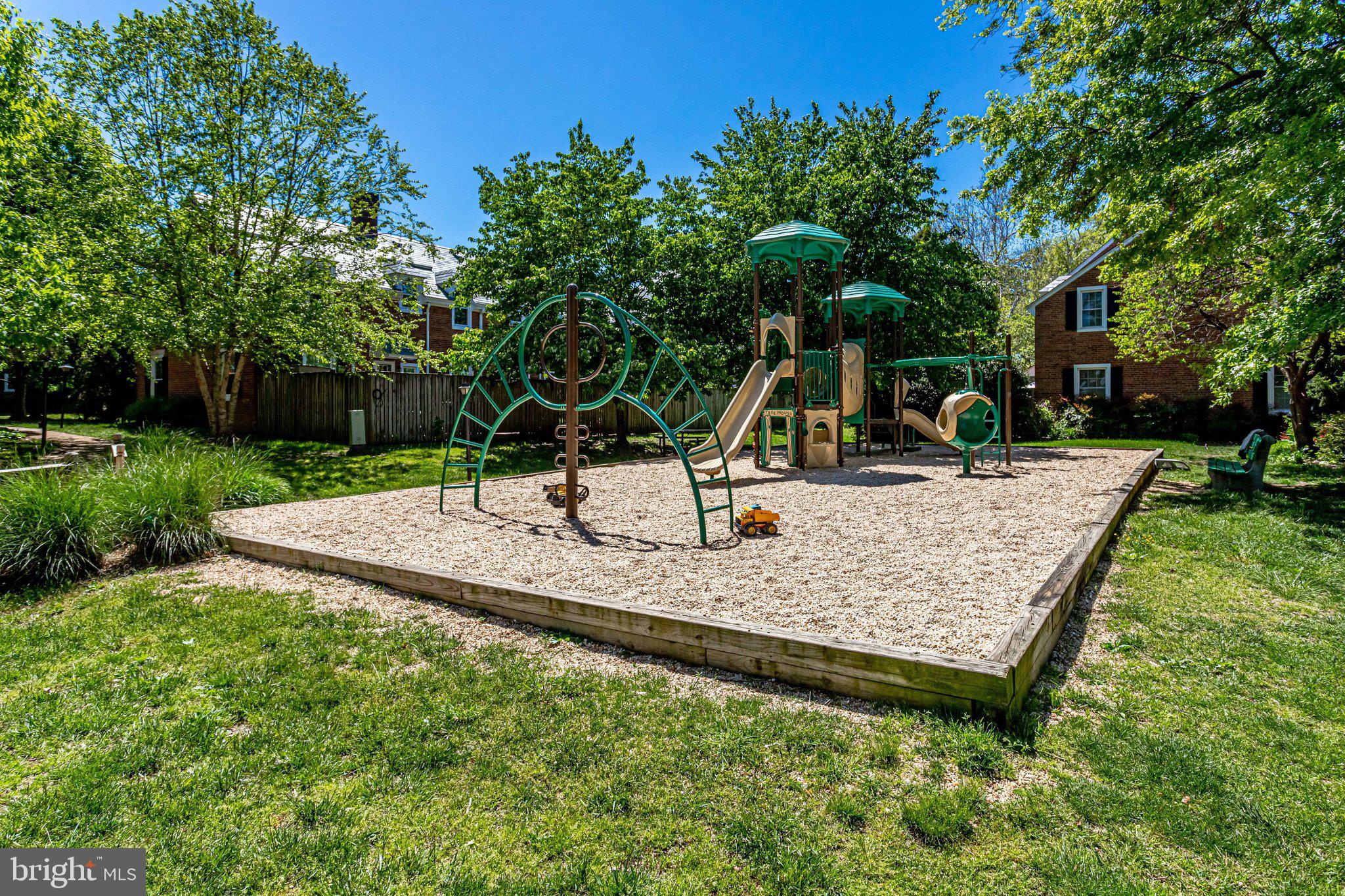 FAIRLINGTON GLEN - Residential