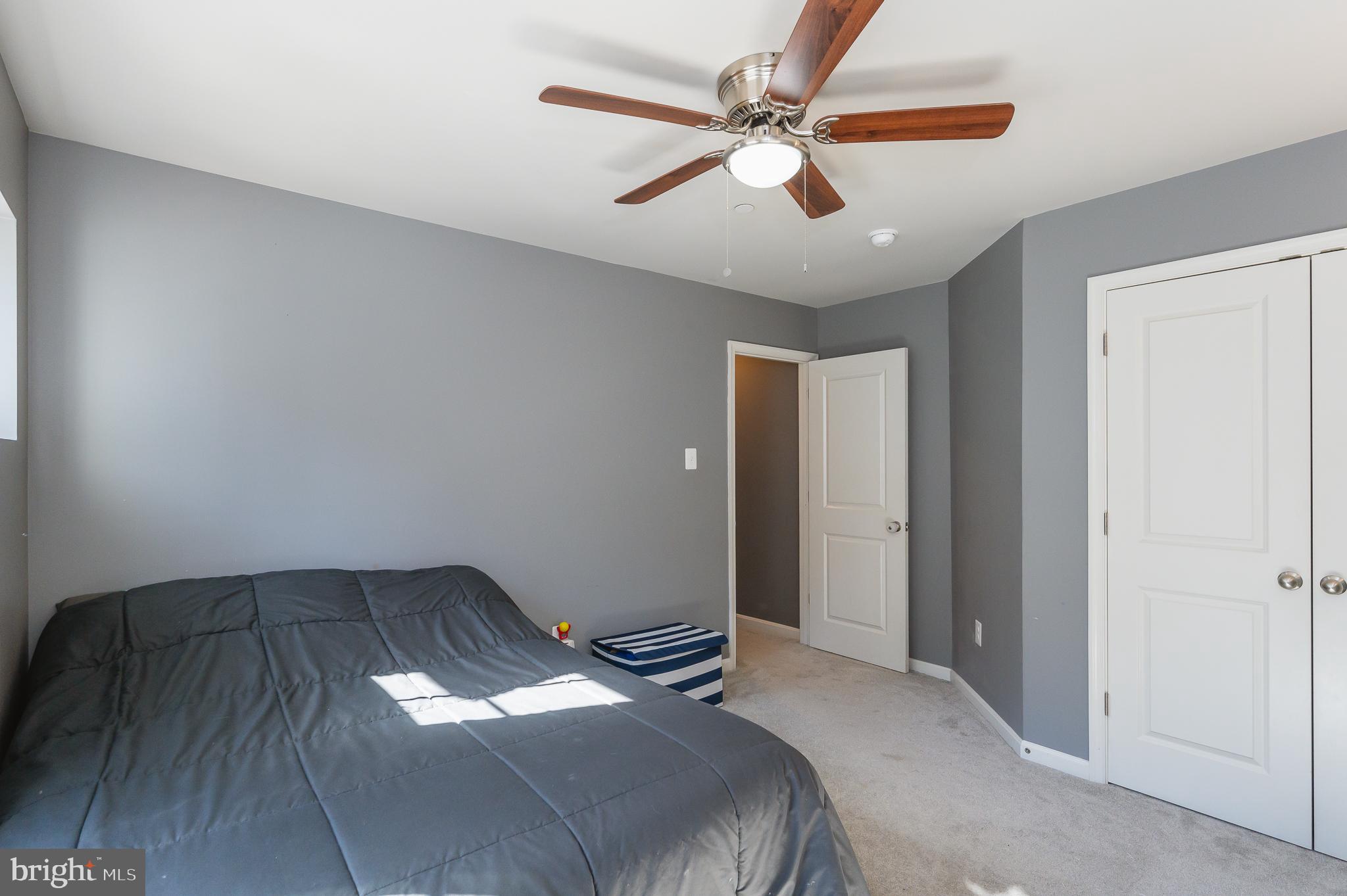 WHISPERING PINES - Residential