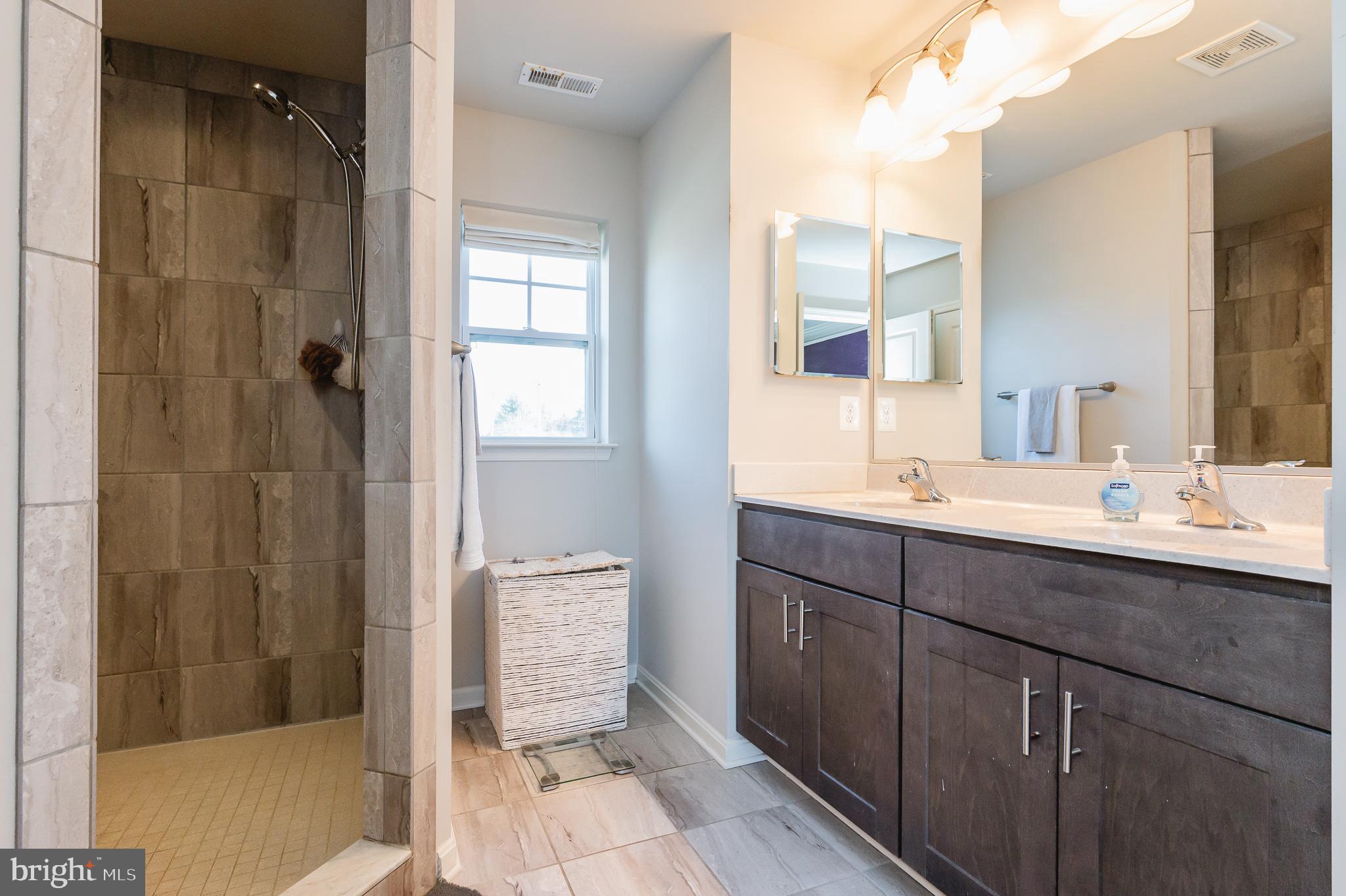 WHISPERING PINES - Residential