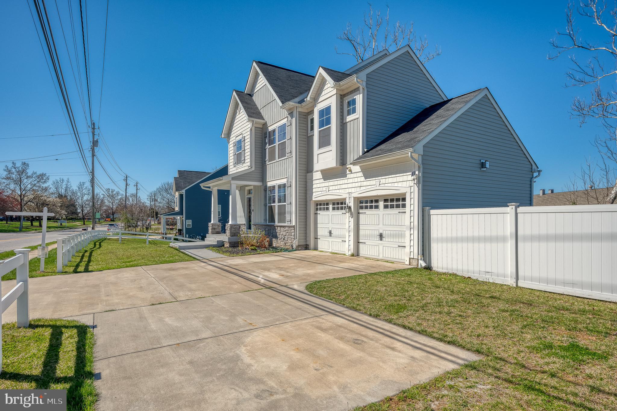 WHISPERING PINES - Residential