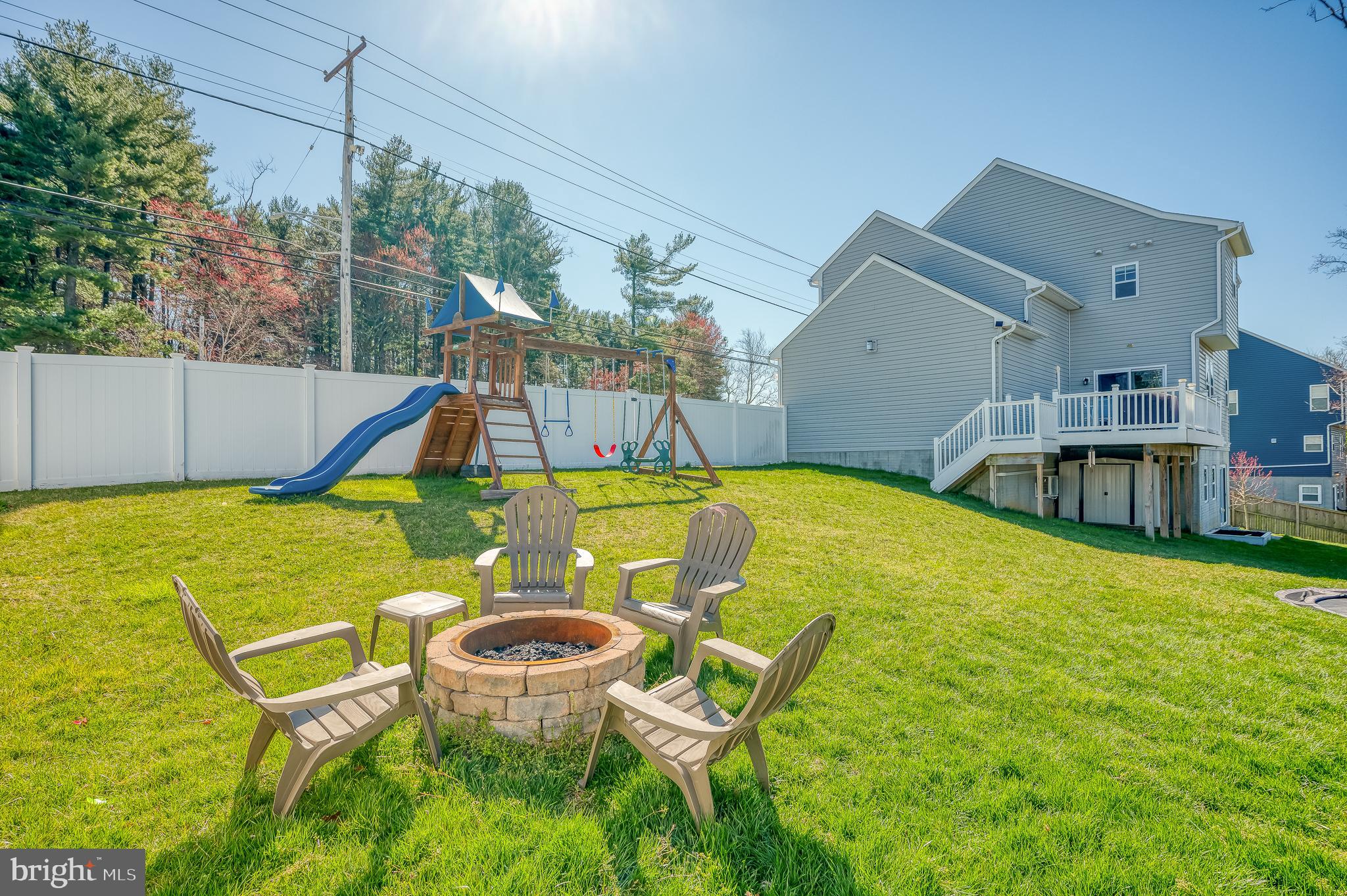 WHISPERING PINES - Residential