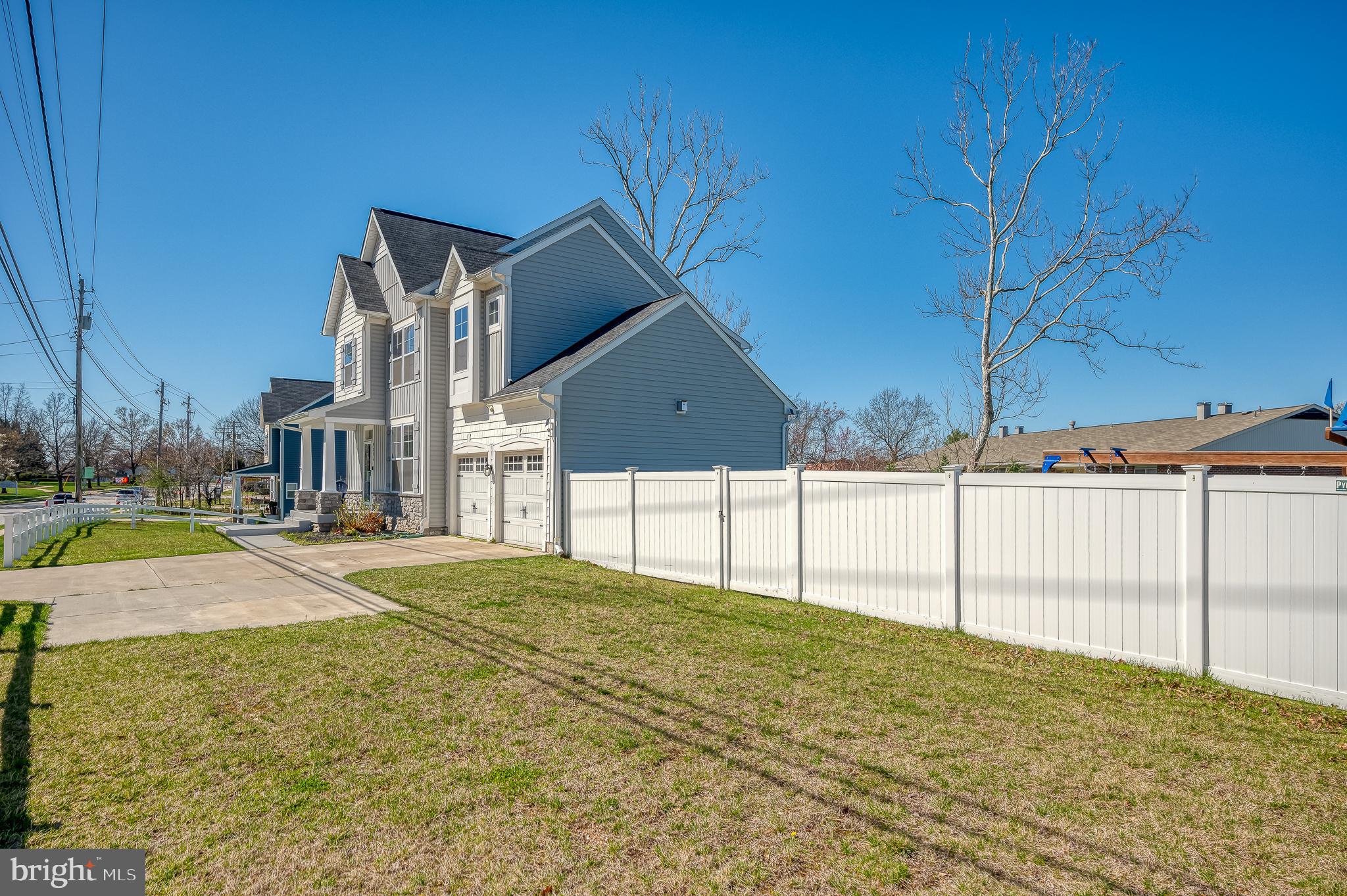 WHISPERING PINES - Residential