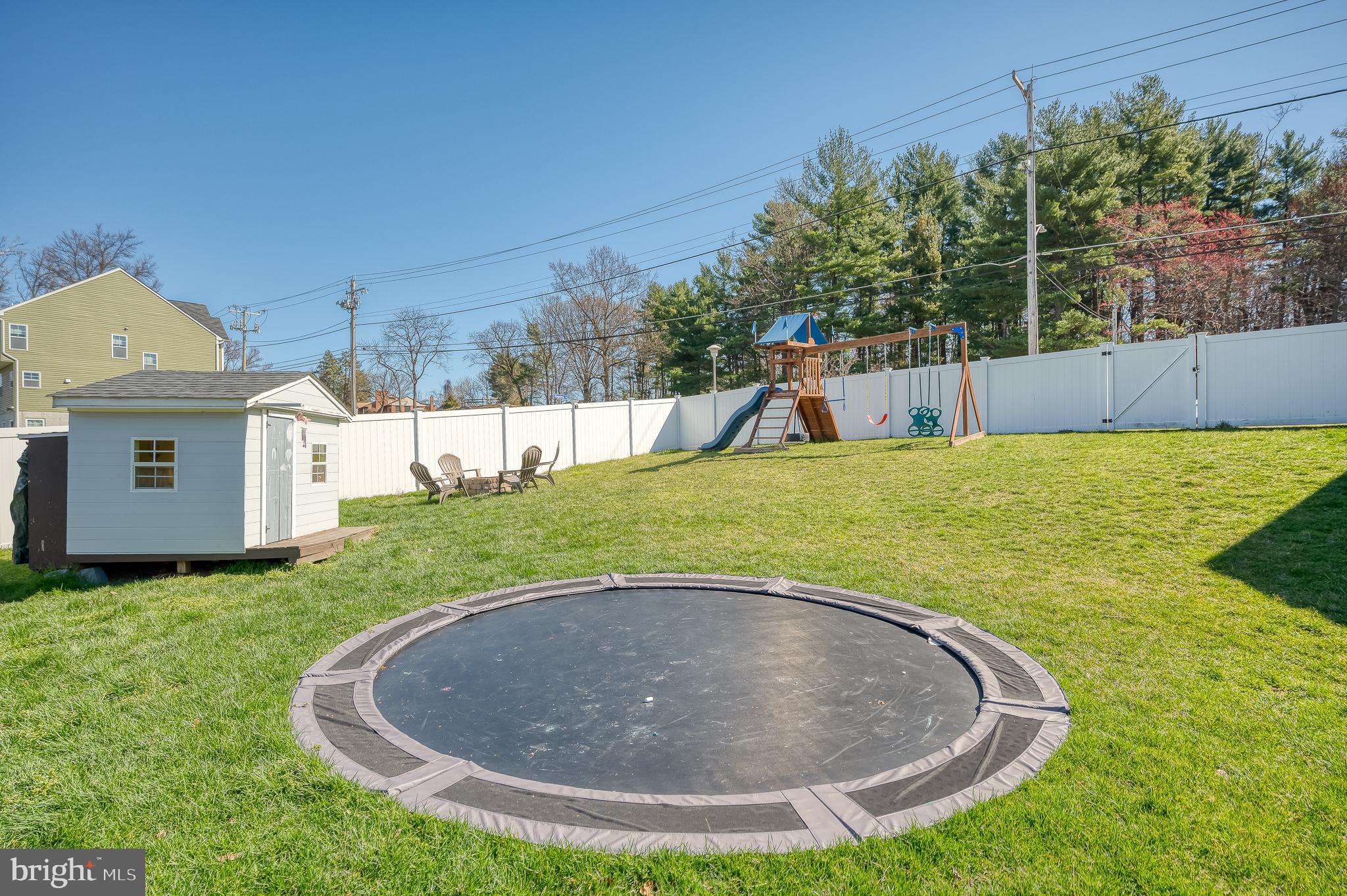 WHISPERING PINES - Residential