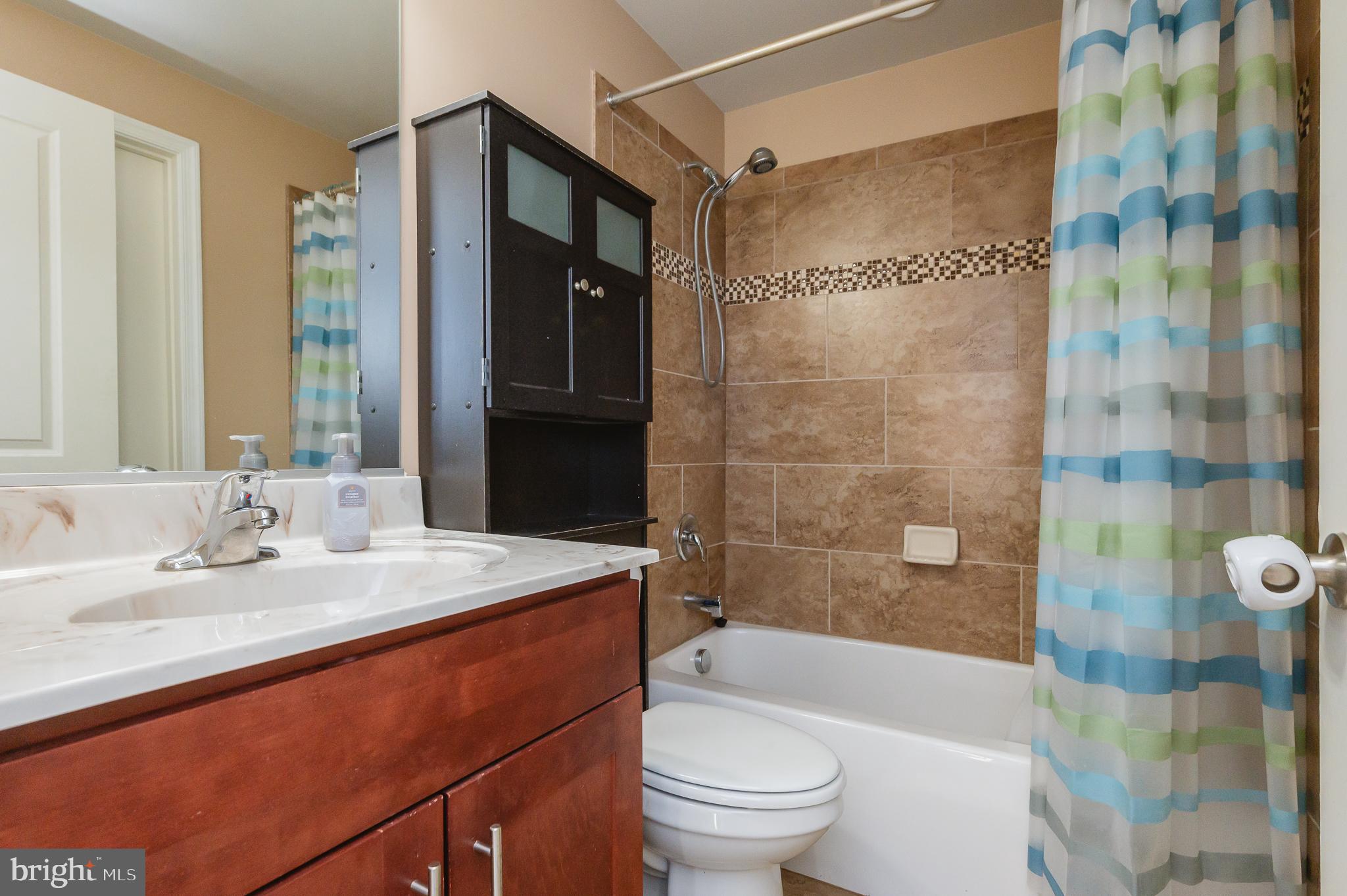 WHISPERING PINES - Residential