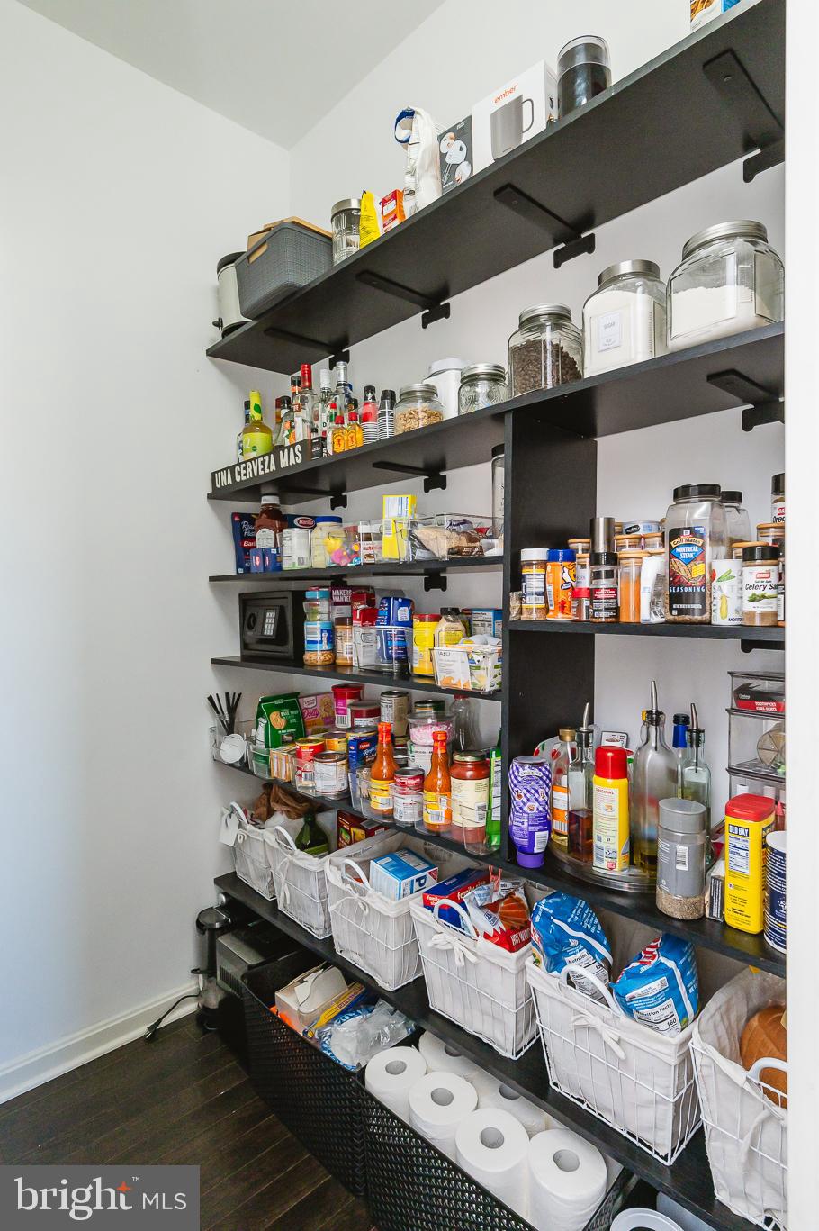 WHISPERING PINES - Residential