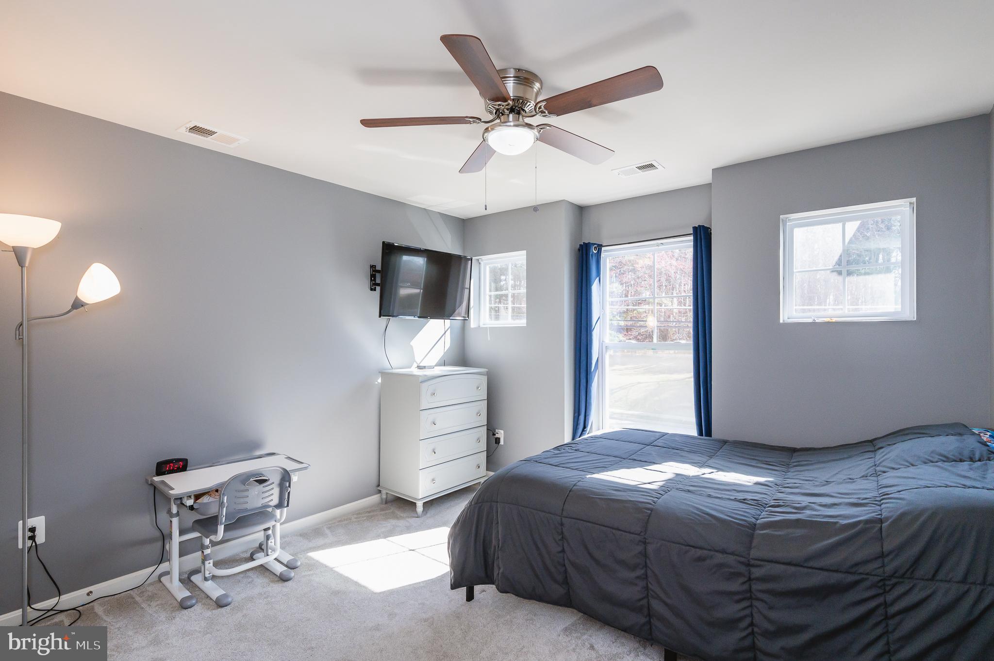 WHISPERING PINES - Residential