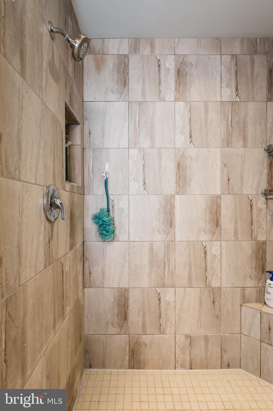 WHISPERING PINES - Residential