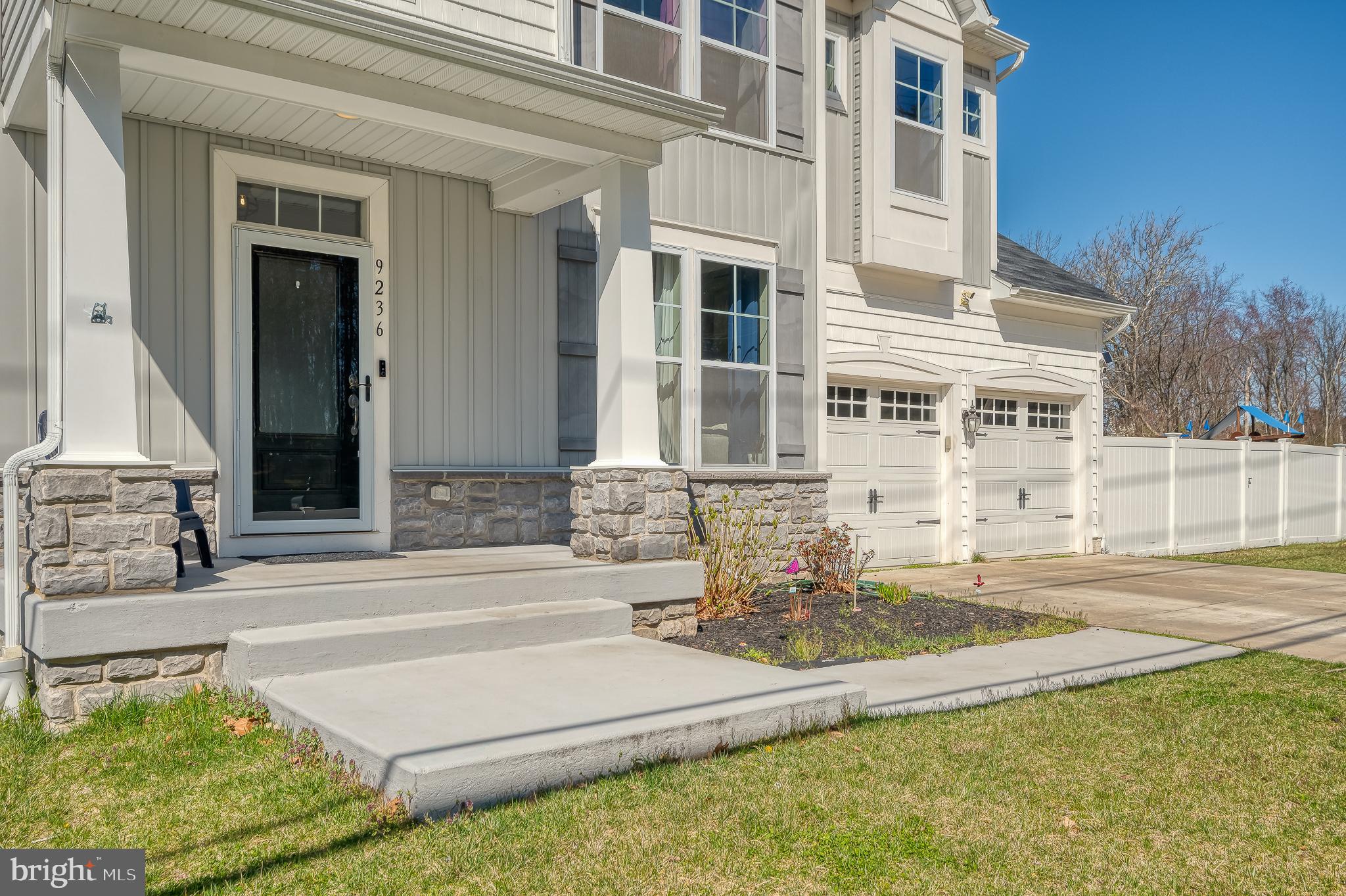 WHISPERING PINES - Residential