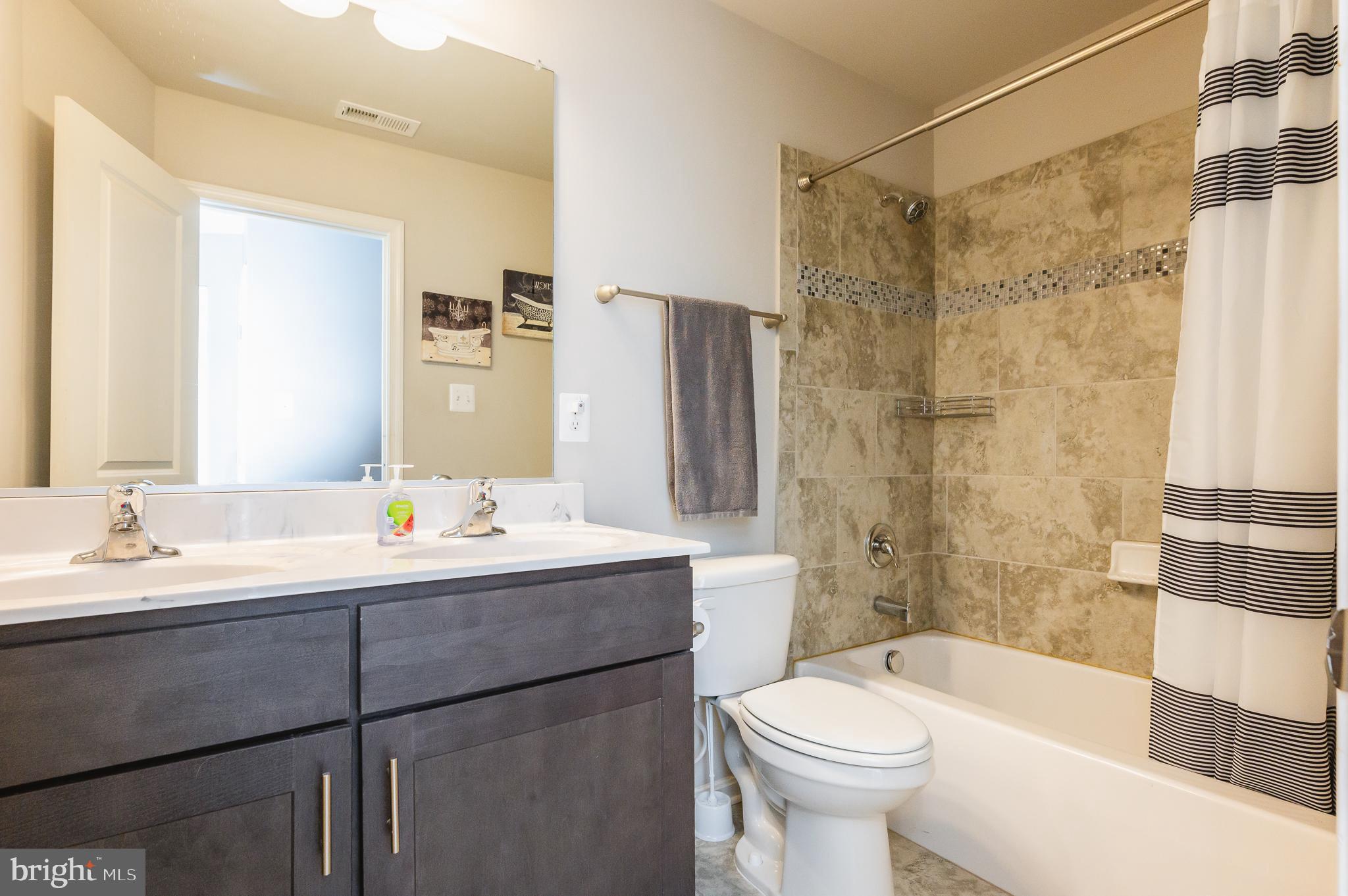 WHISPERING PINES - Residential