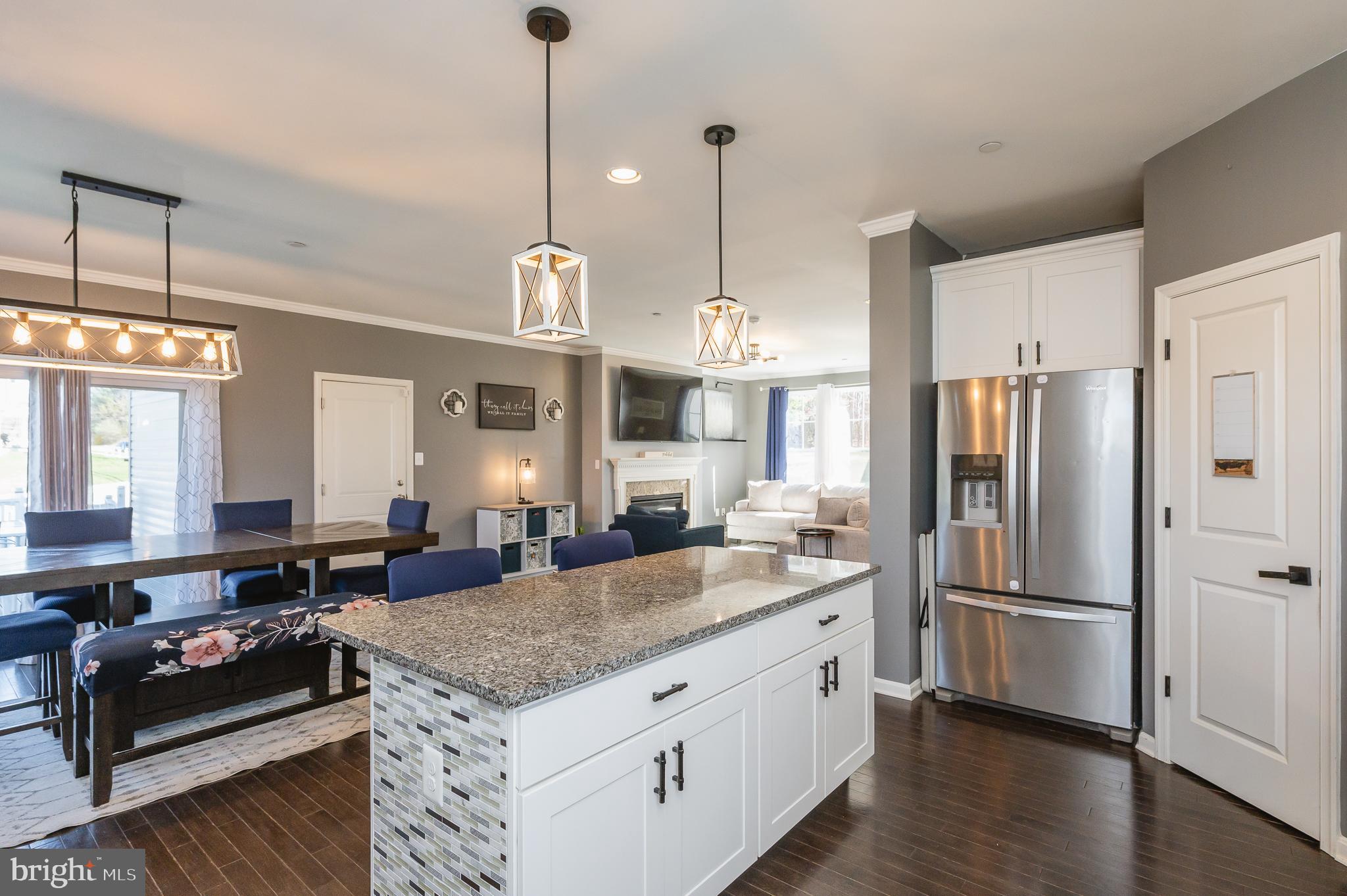 WHISPERING PINES - Residential