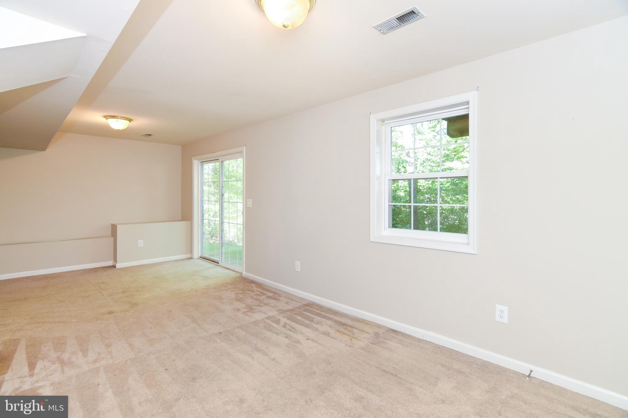 PRESIDENTIAL LAKES - Residential