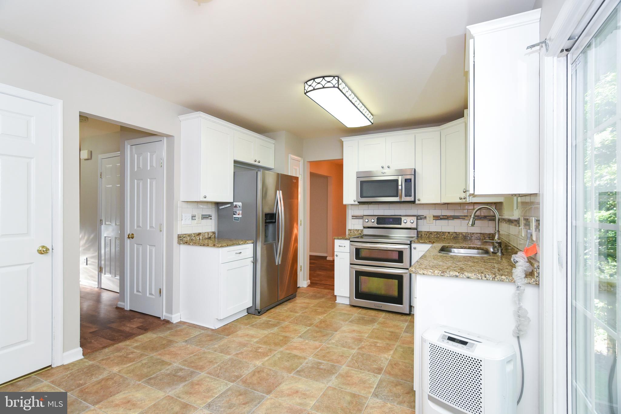 PRESIDENTIAL LAKES - Residential
