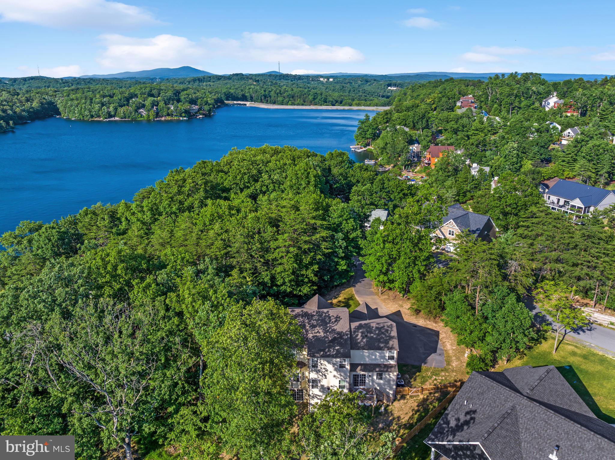 LAKE HOLIDAY ESTATES - Residential