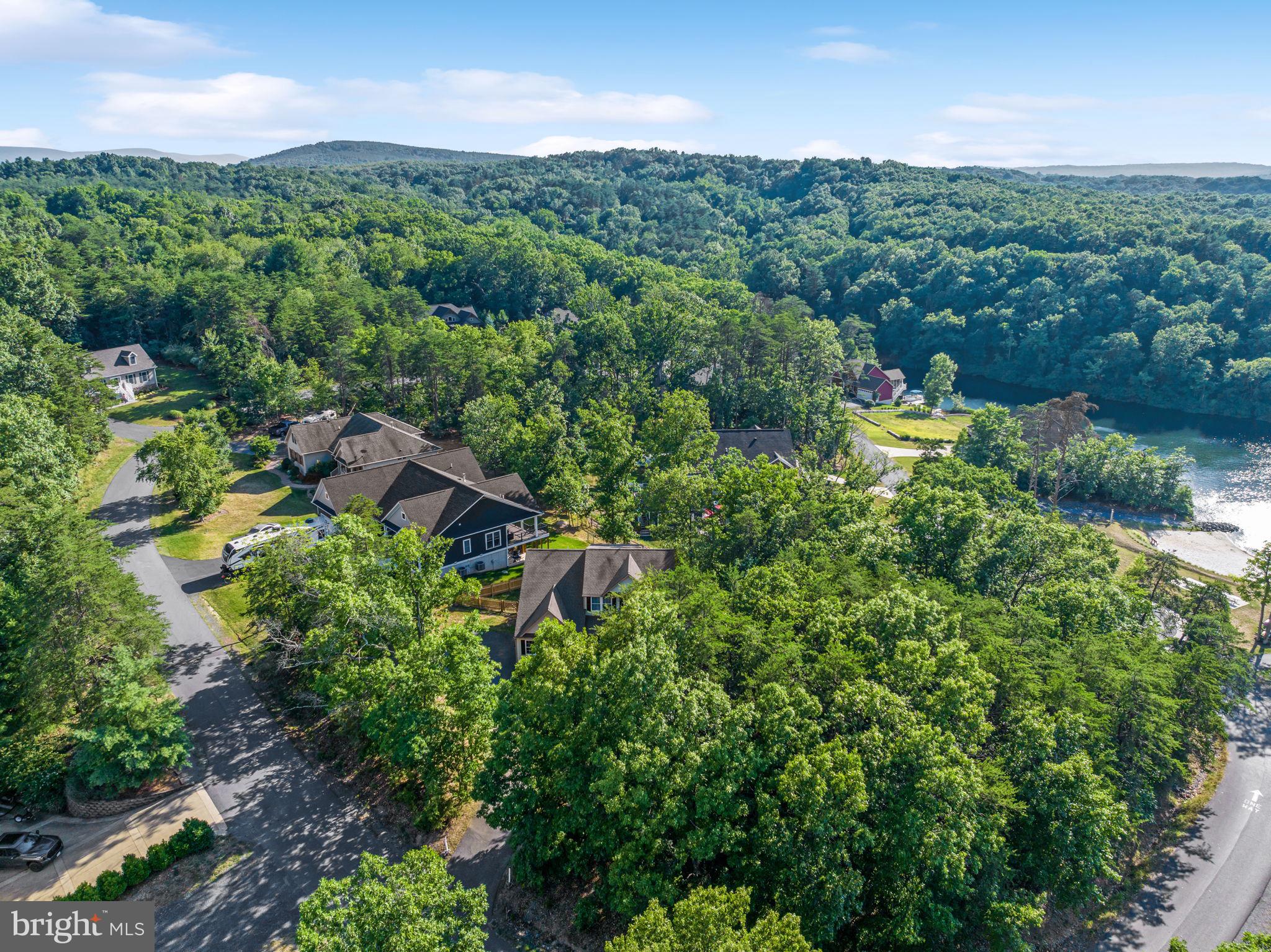 LAKE HOLIDAY ESTATES - Residential