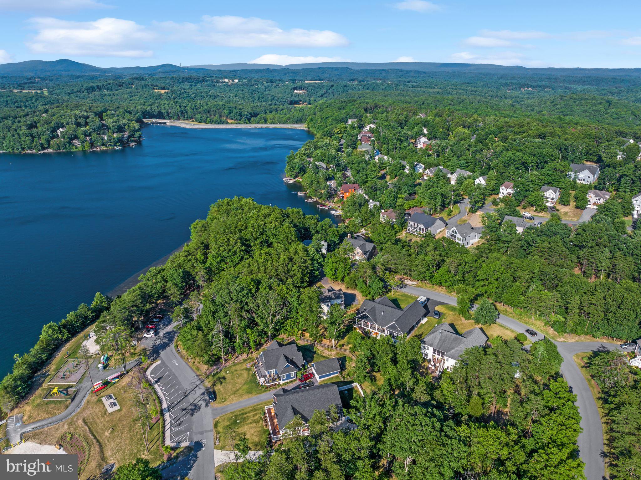 LAKE HOLIDAY ESTATES - Residential