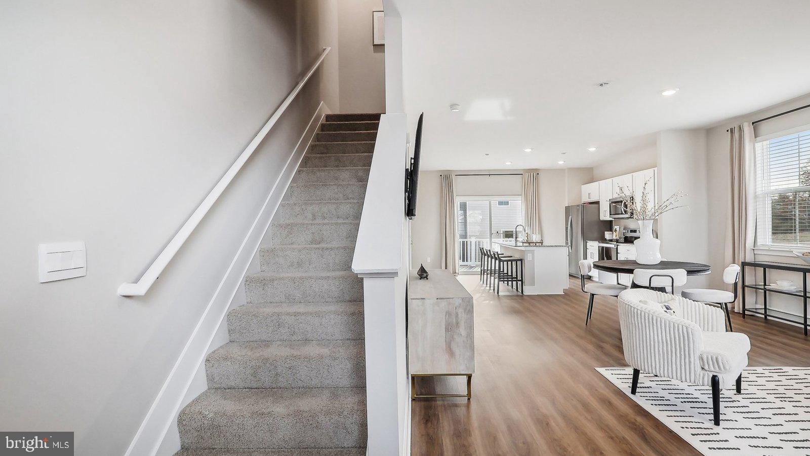 1827 REESE COURT