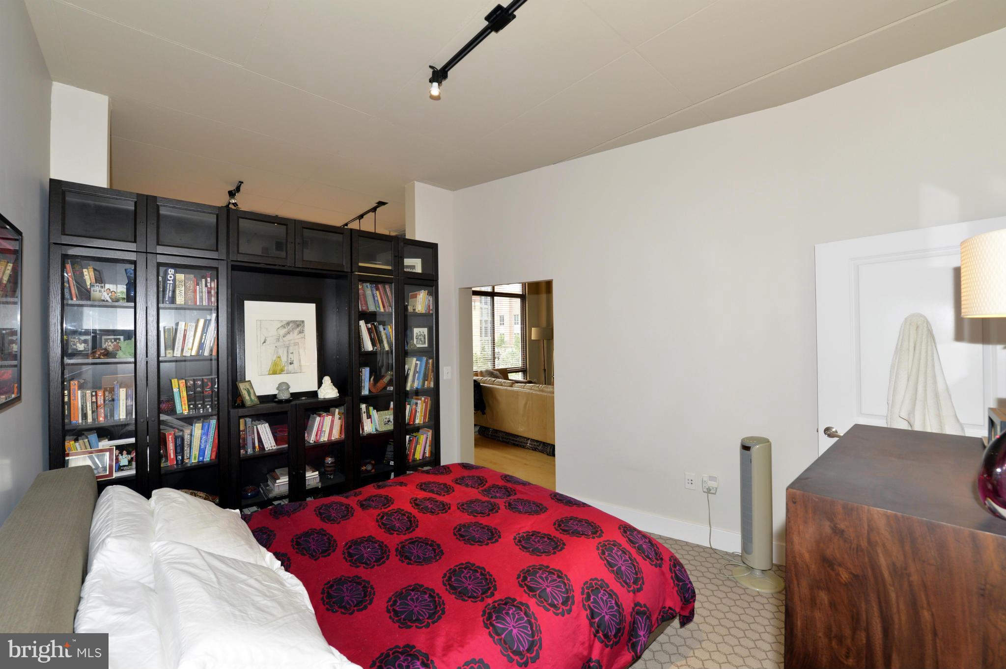 CONDOS AT CARLYLE SQUARE - Residential Lease