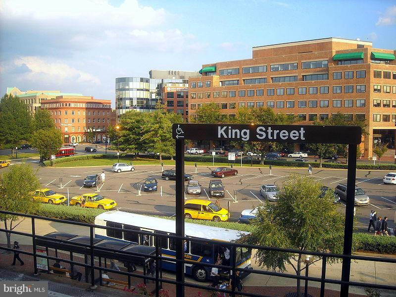 CONDOS AT CARLYLE SQUARE - Residential Lease