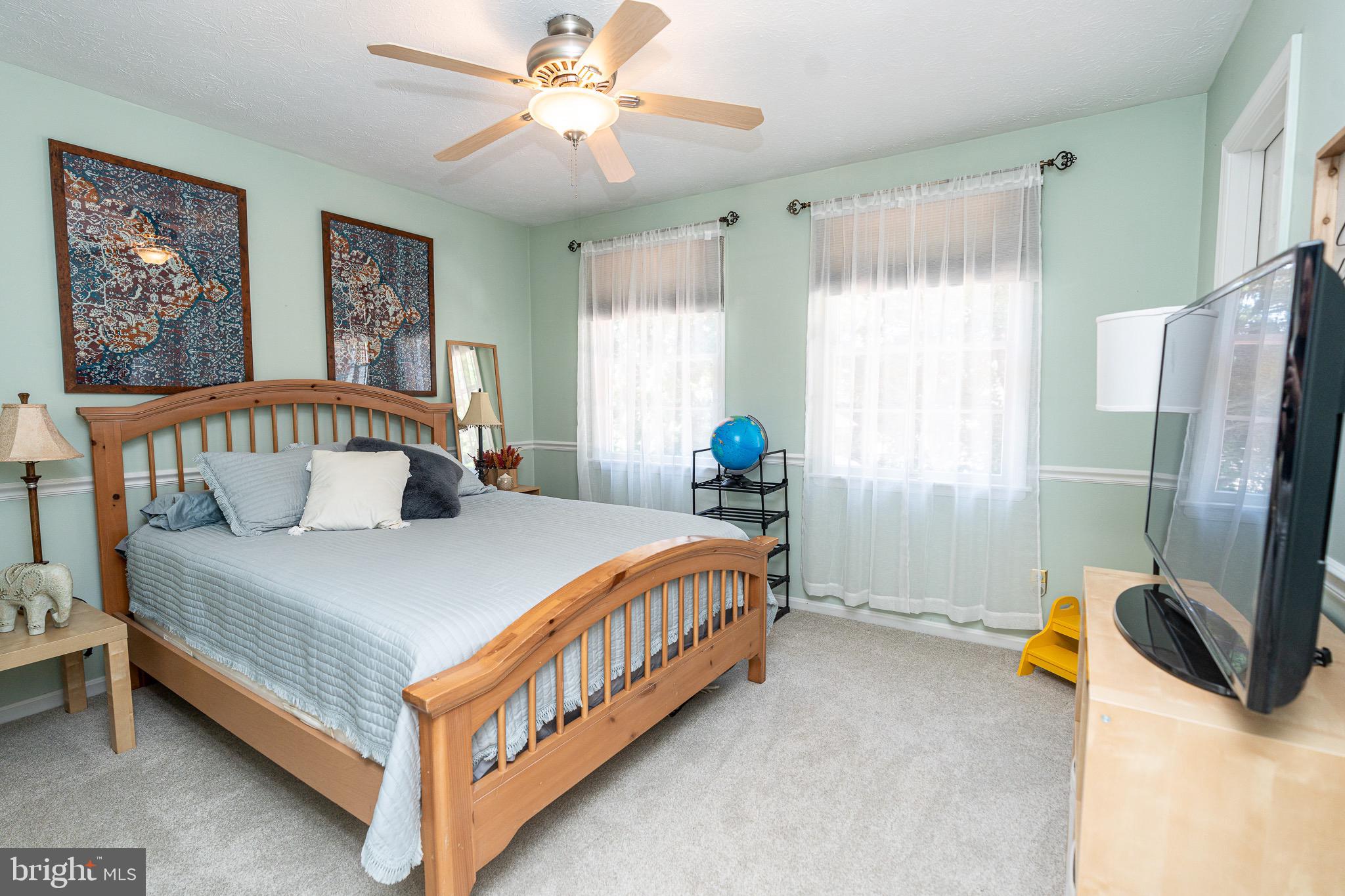 CONSTANT FRIENDSHIP - Residential