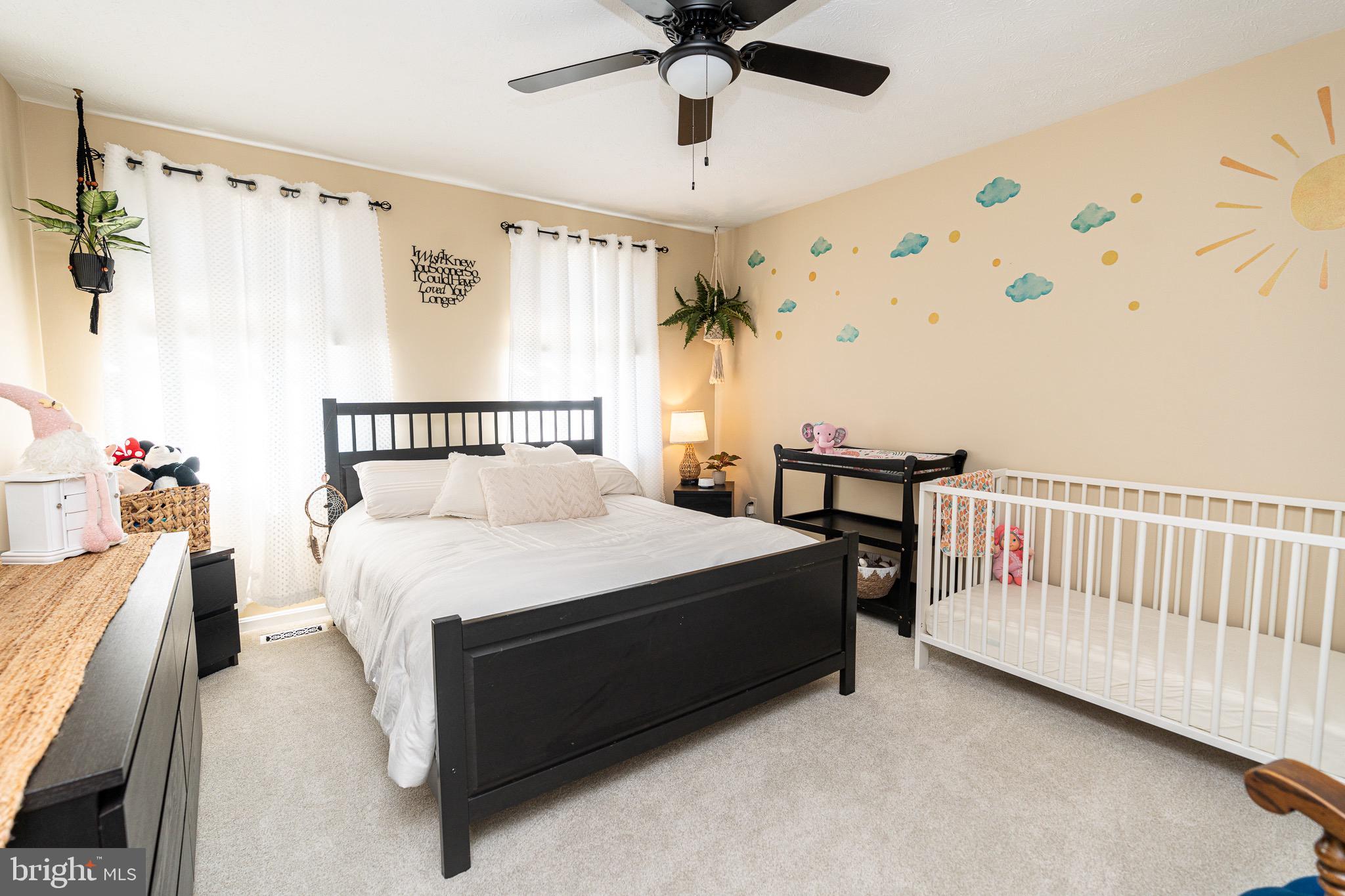 CONSTANT FRIENDSHIP - Residential