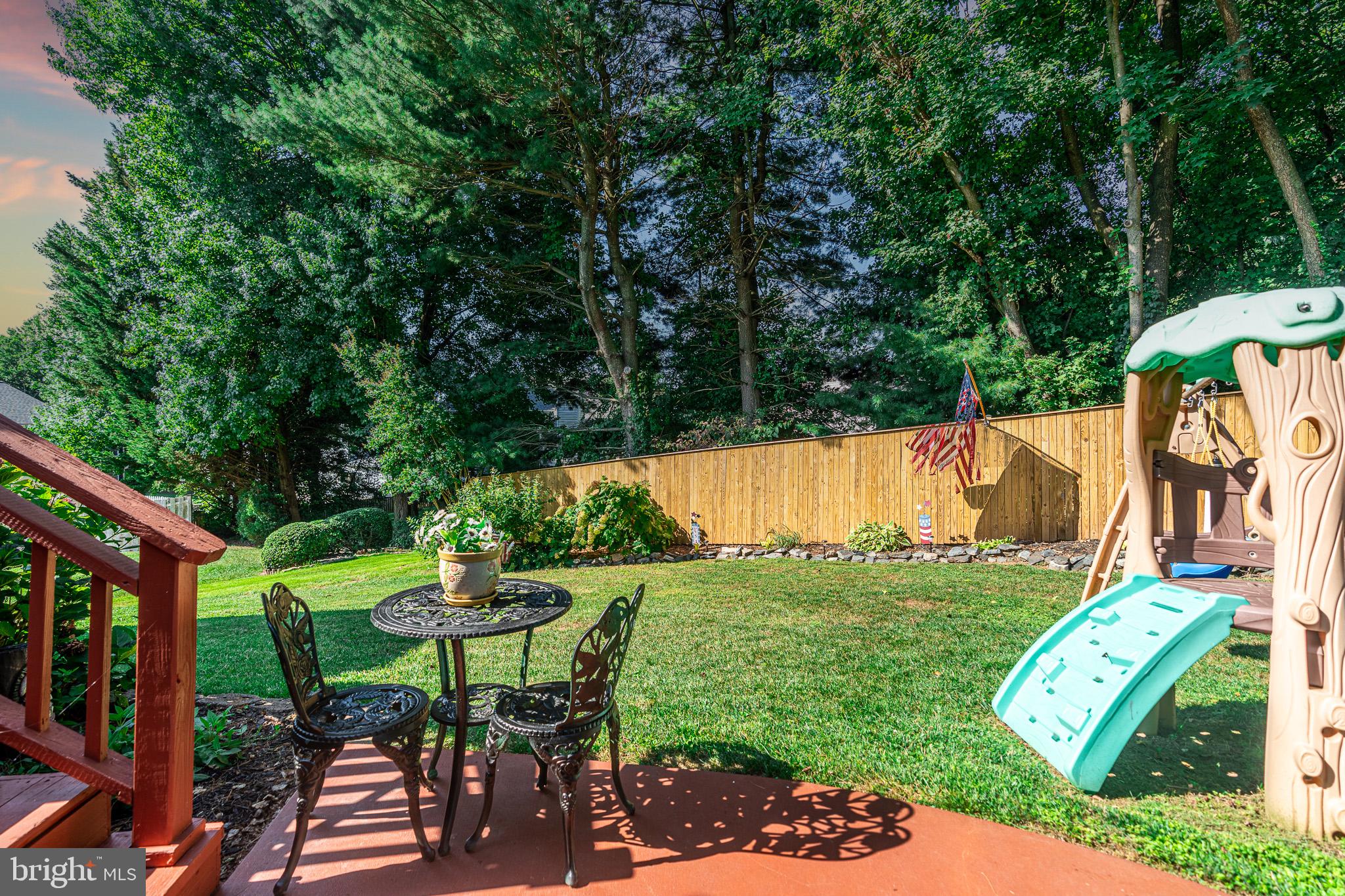 CONSTANT FRIENDSHIP - Residential