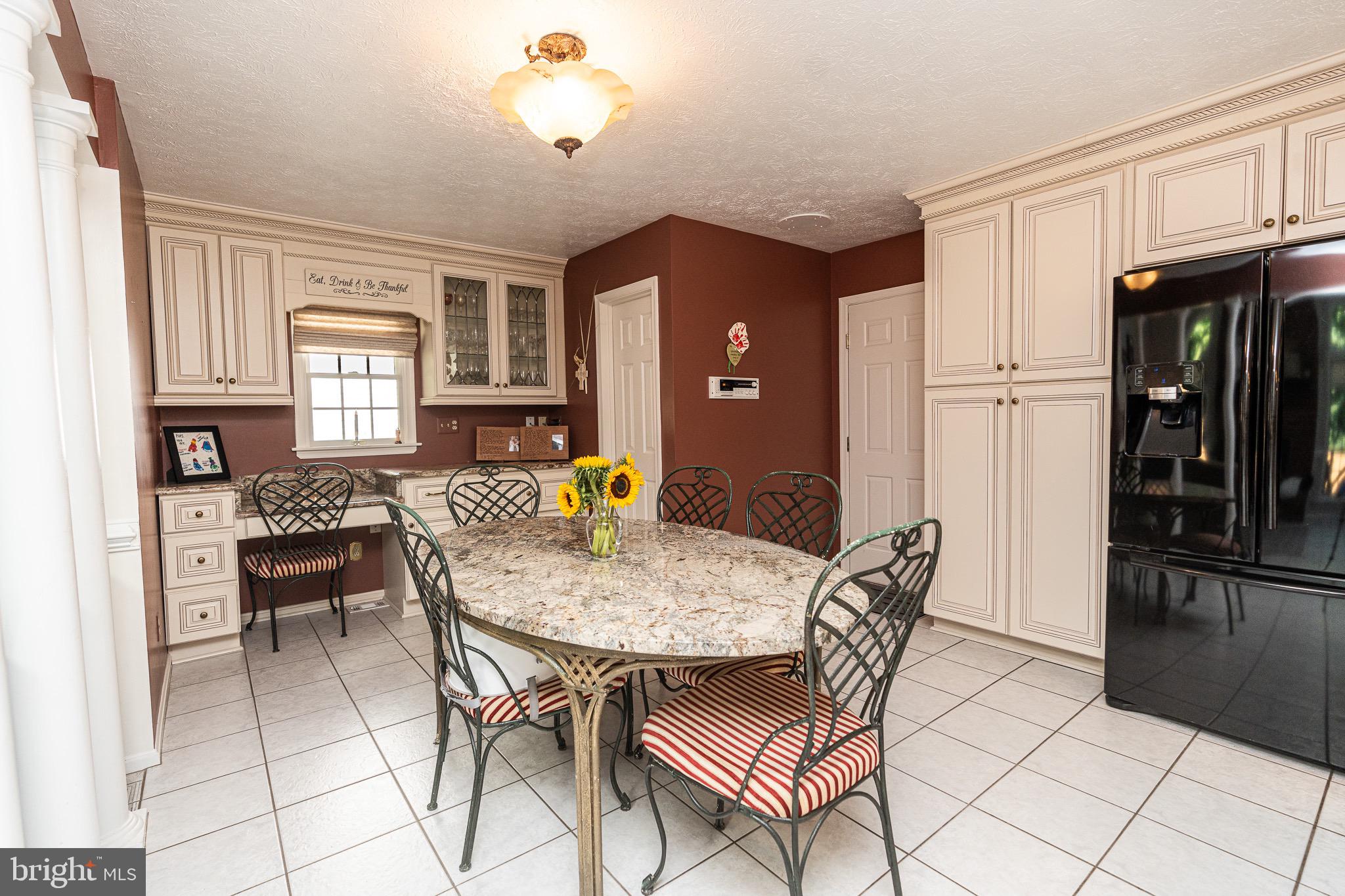 CONSTANT FRIENDSHIP - Residential