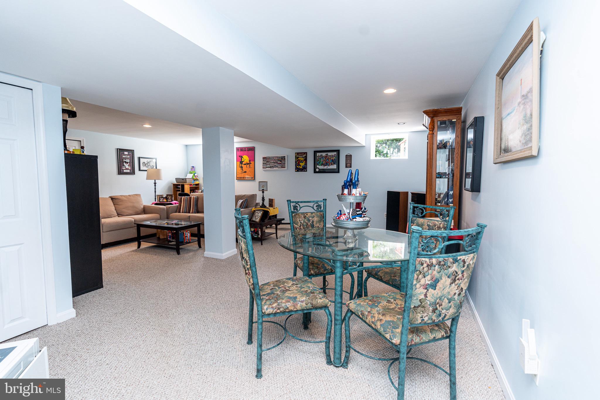 CONSTANT FRIENDSHIP - Residential