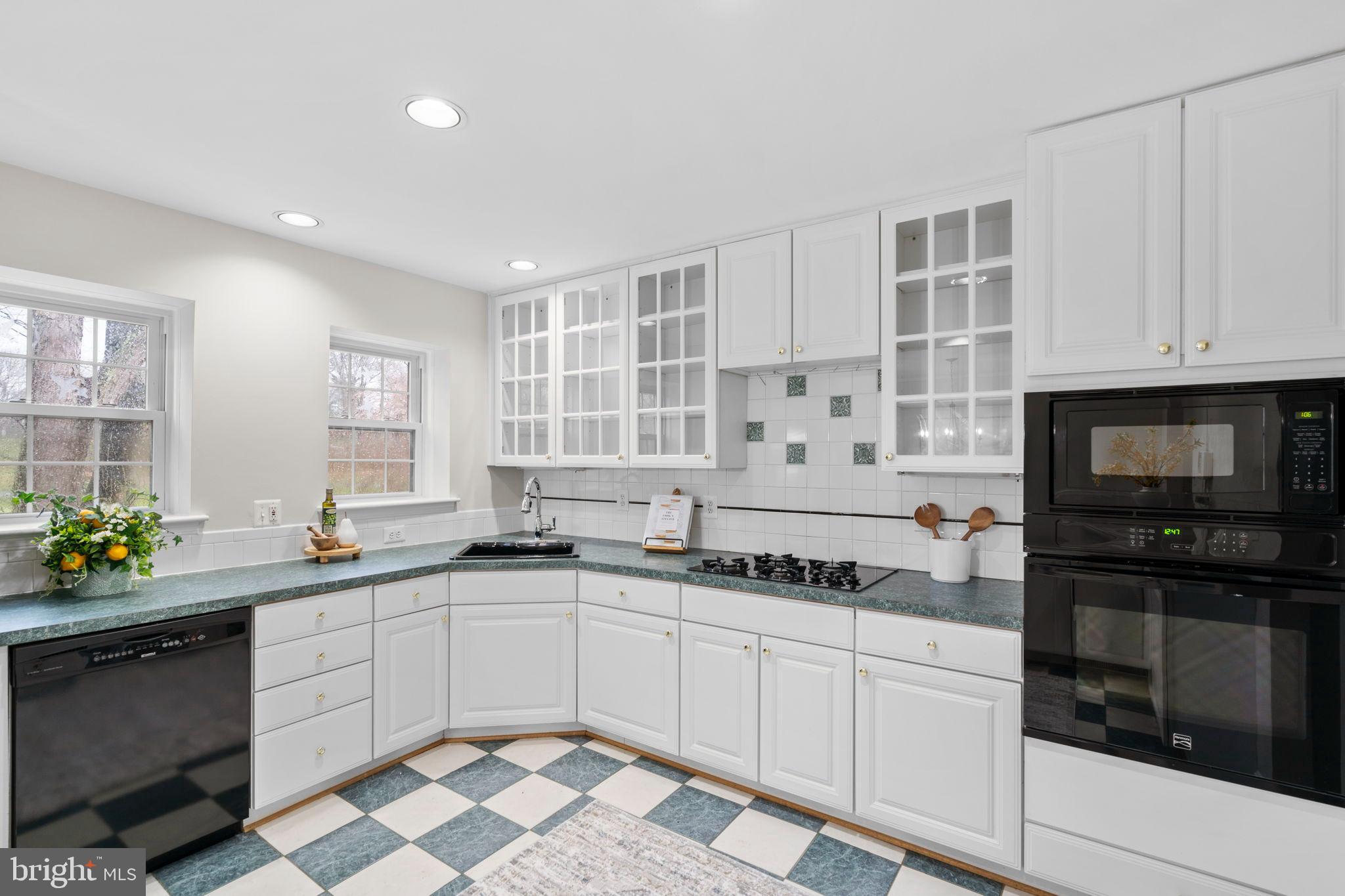 RESTON - Residential